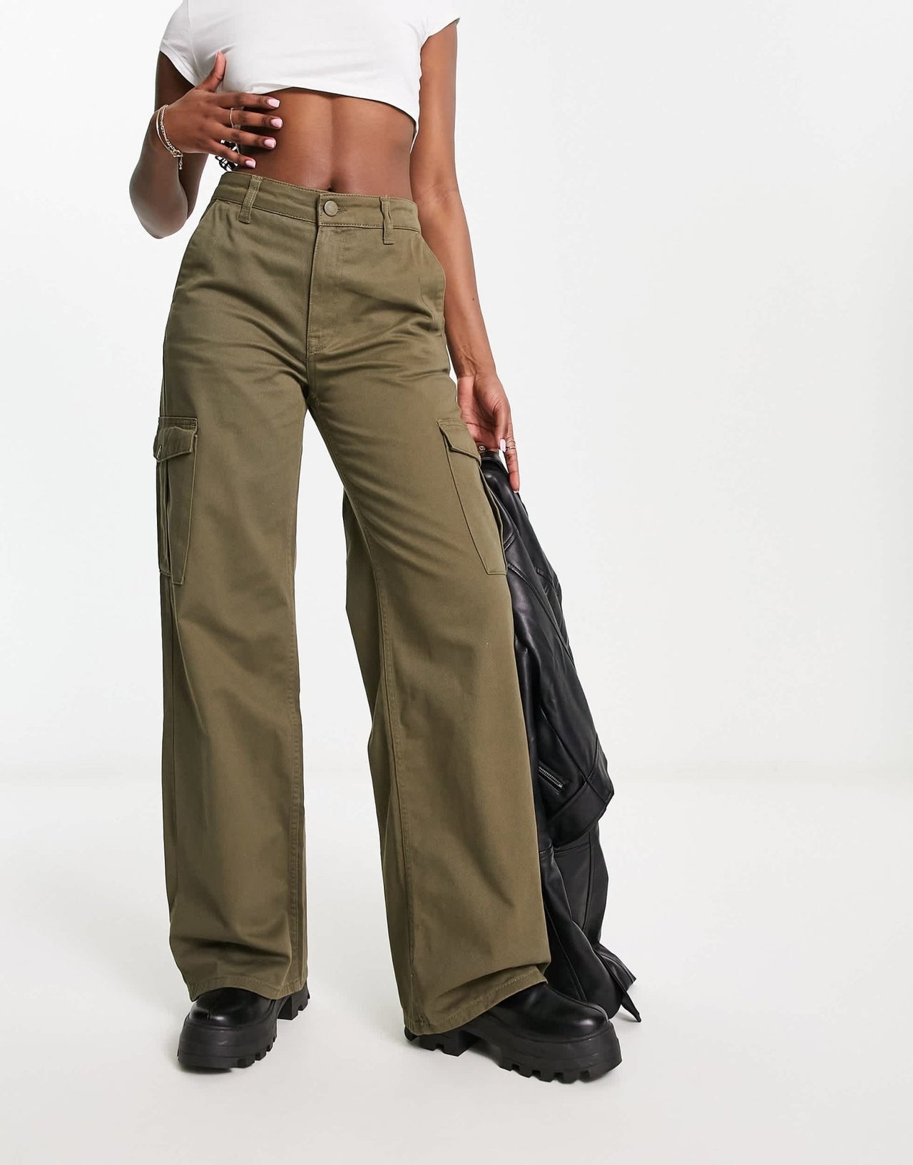 Pull&Bear high waisted wide leg cargo trousers in khaki - ASOS Sample Sale