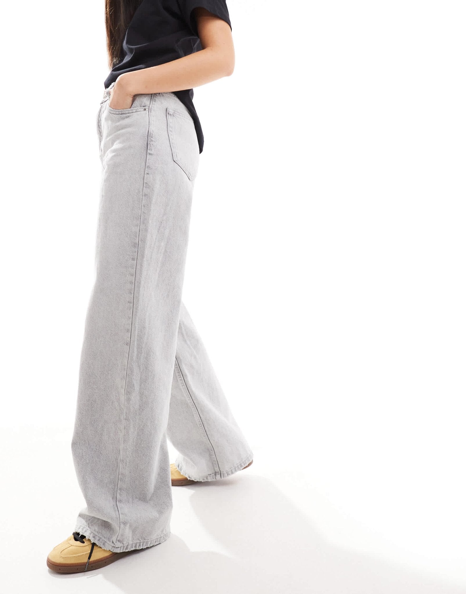 Pull&Bear high waisted wide leg jeans in light grey - ASOS Sample Sale