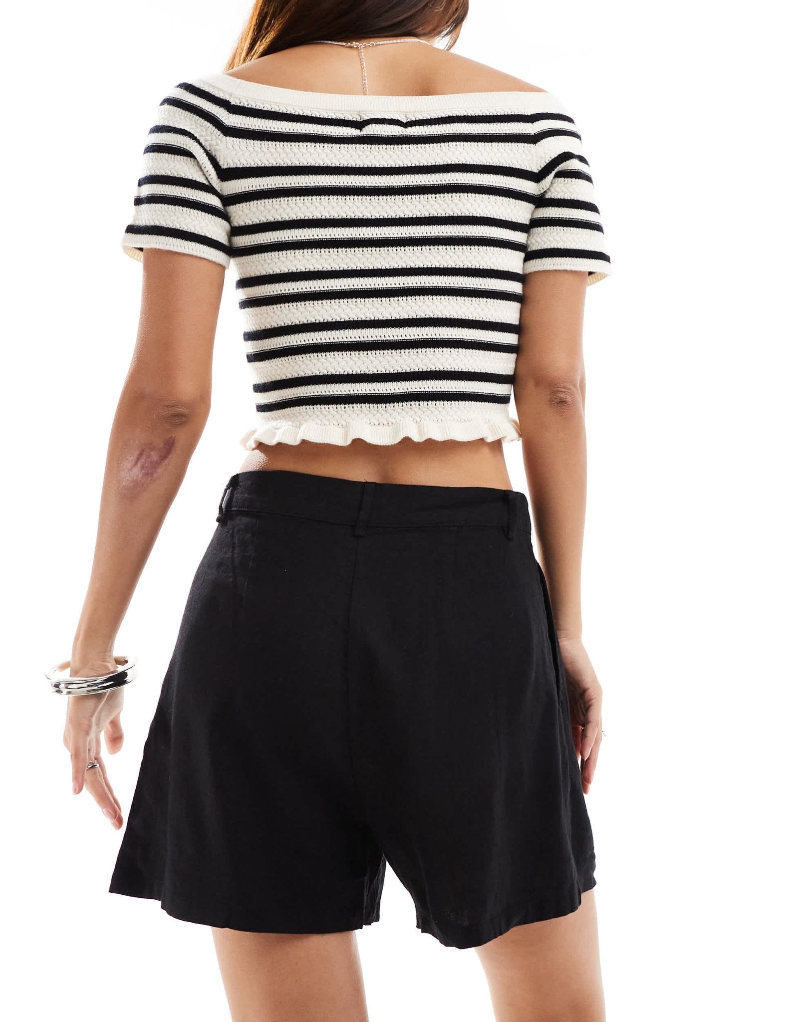 Pull&Bear linen look short in black - ASOS Sample Sale