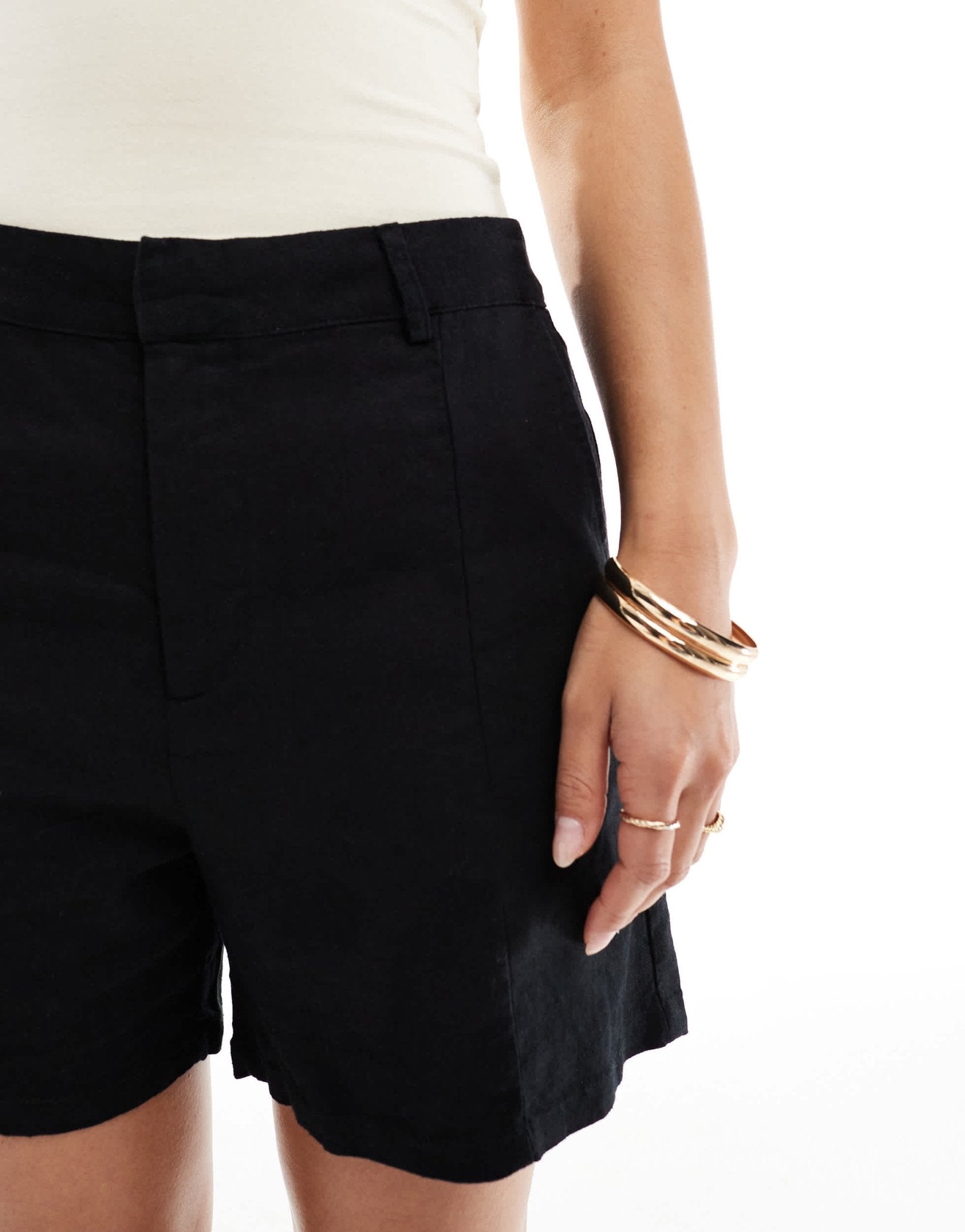 Pull&Bear linen look short in black - ASOS Sample Sale