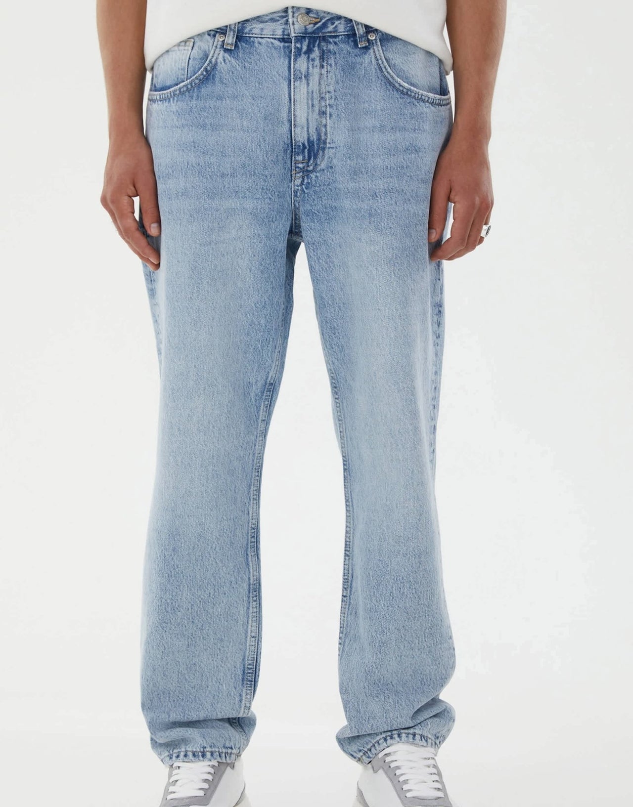 Pull&Bear loose fit jeans in blue - ASOS Sample Sale