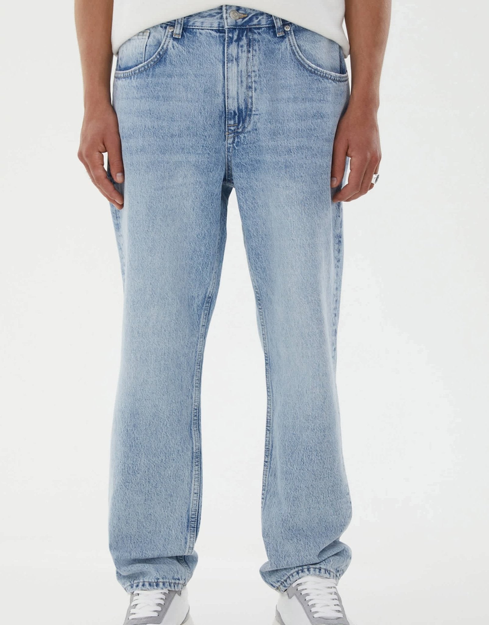 Pull&Bear loose fit jeans in blue - ASOS Sample Sale