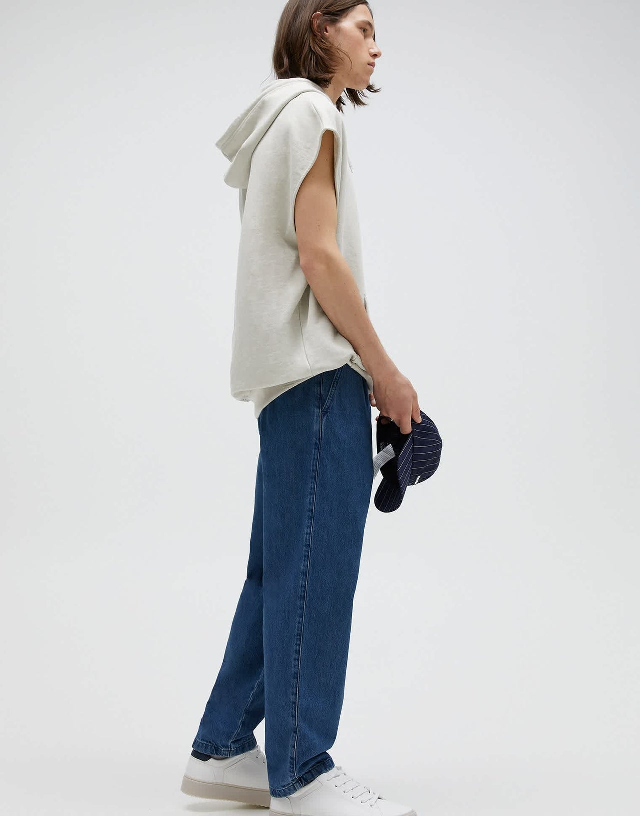 Pull&Bear loose fit skater jeans in blue - ASOS Sample Sale