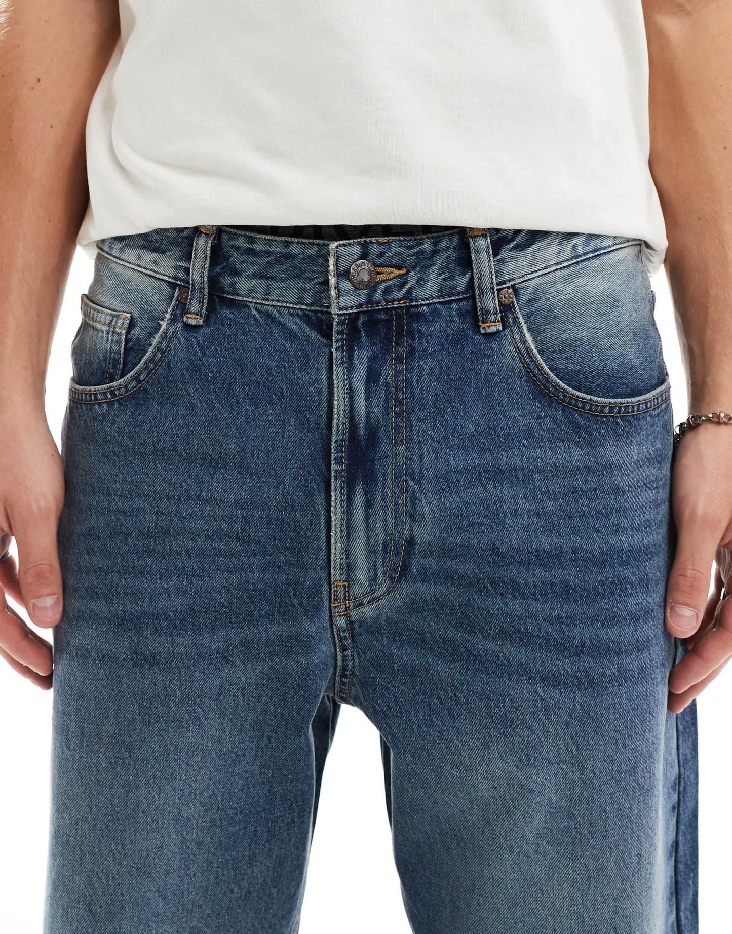 Pull&Bear loose fit straight leg jean in mid blue - ASOS Sample Sale