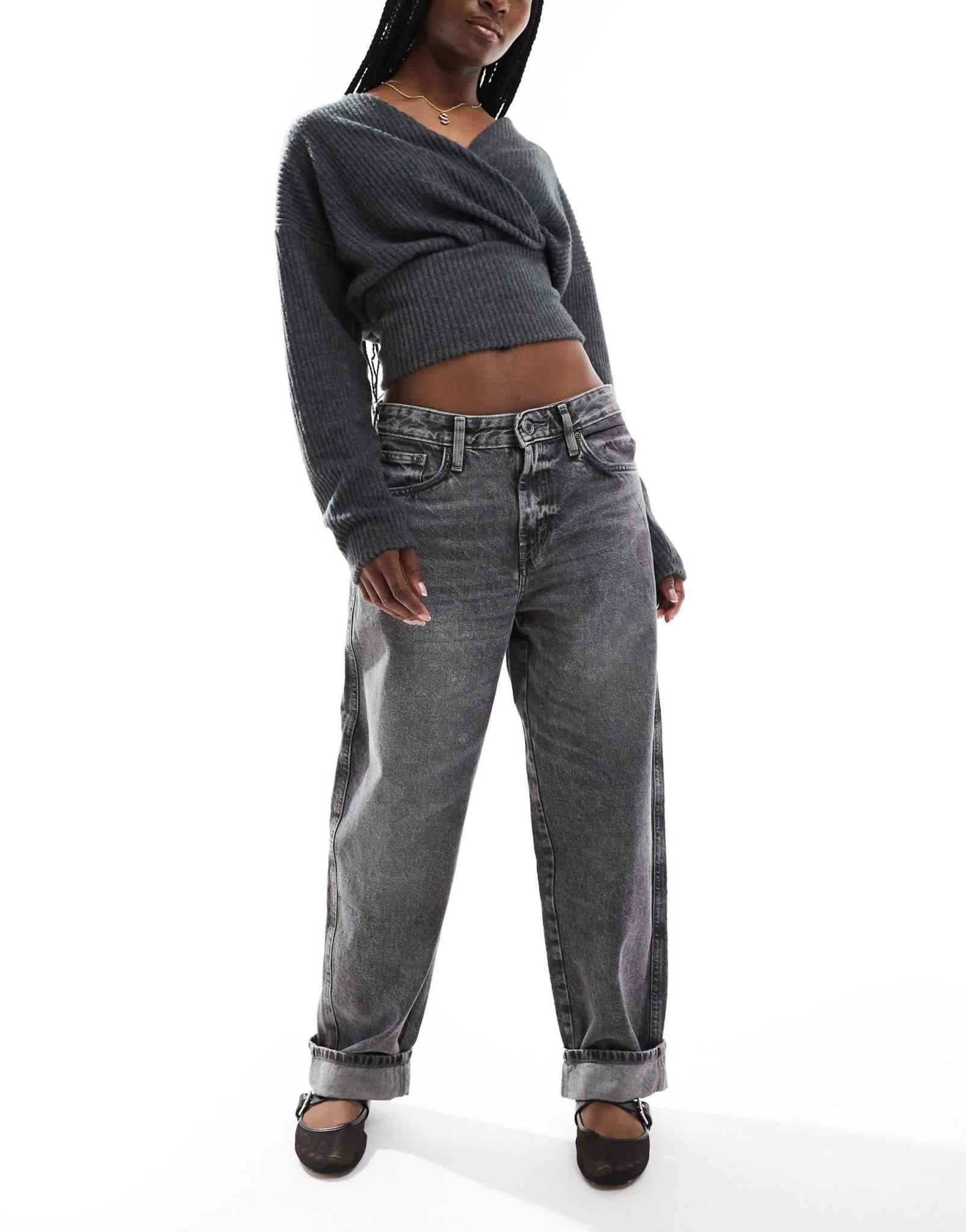 Pull&Bear mid rise barrel leg jean in washed grey - ASOS Sample Sale