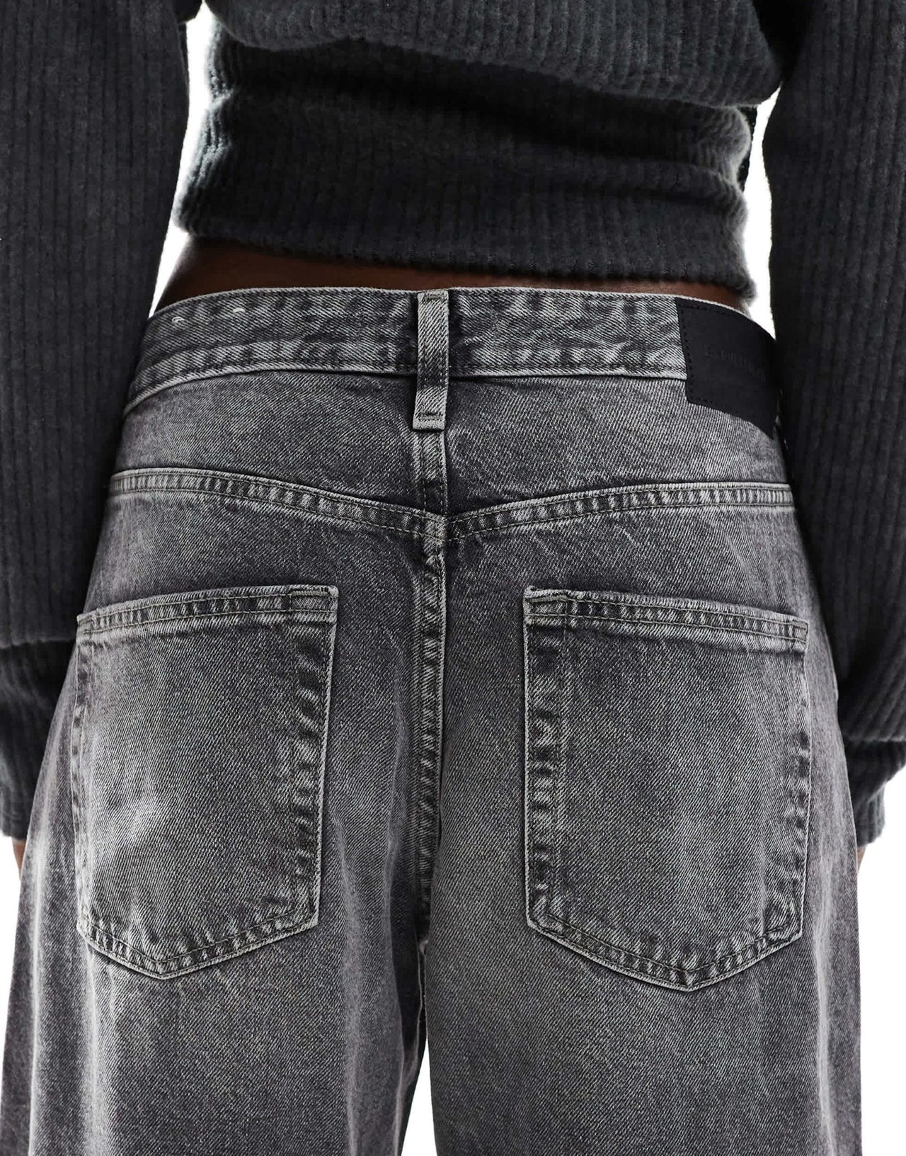 Pull&Bear mid rise barrel leg jean in washed grey - ASOS Sample Sale