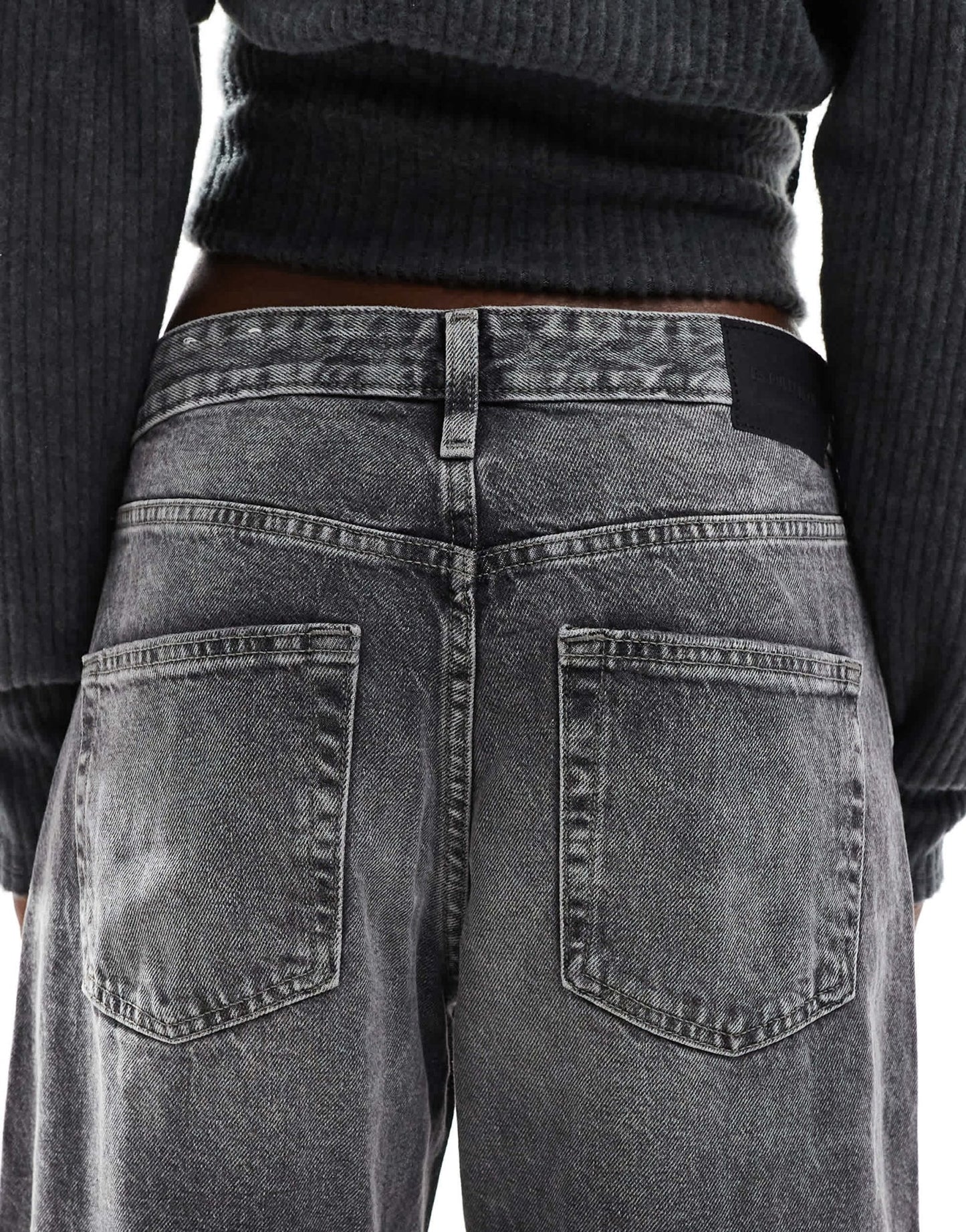 Pull&Bear mid rise barrel leg jean in washed grey - ASOS Sample Sale