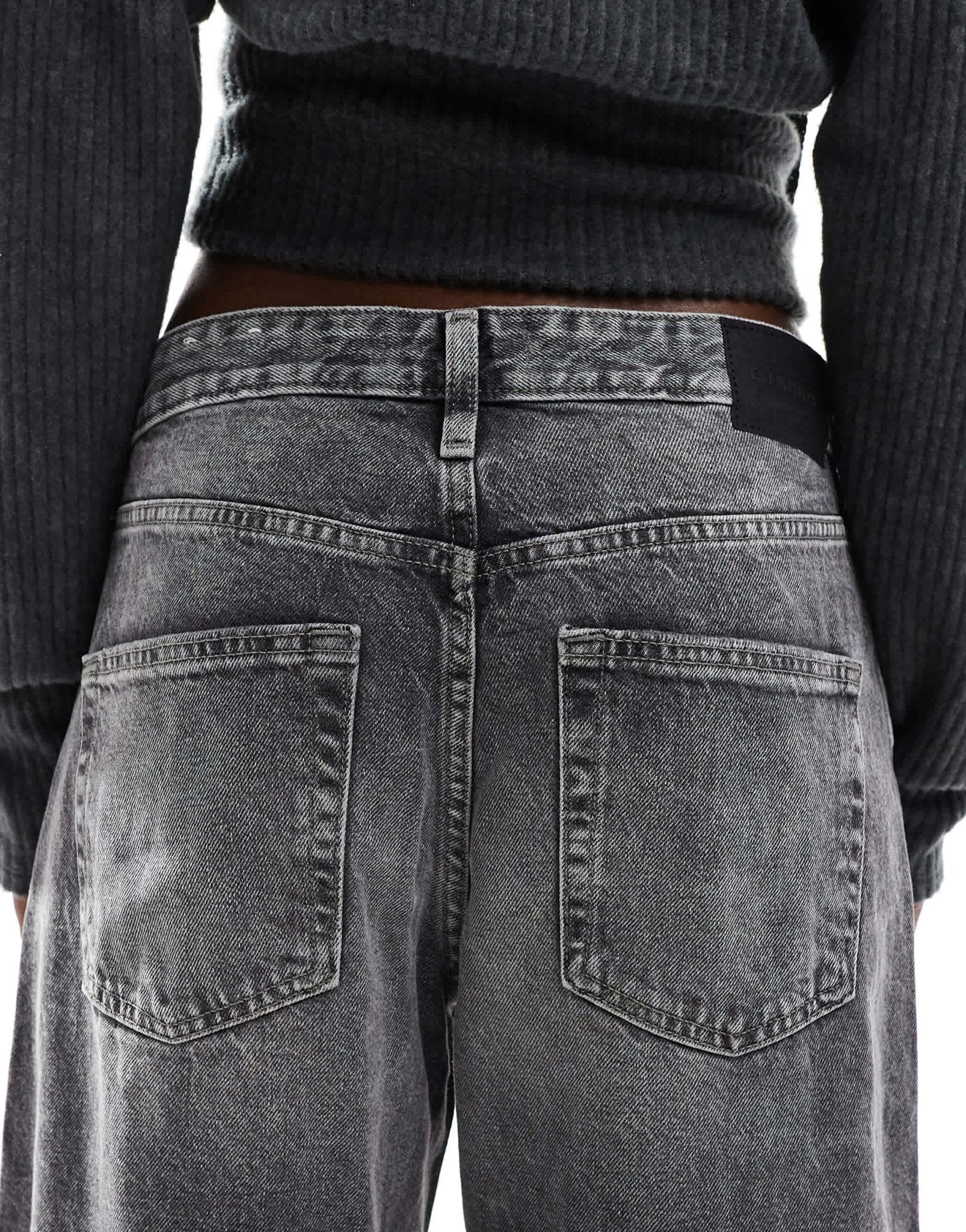 Pull&Bear mid rise barrel leg jean in washed grey - ASOS Sample Sale