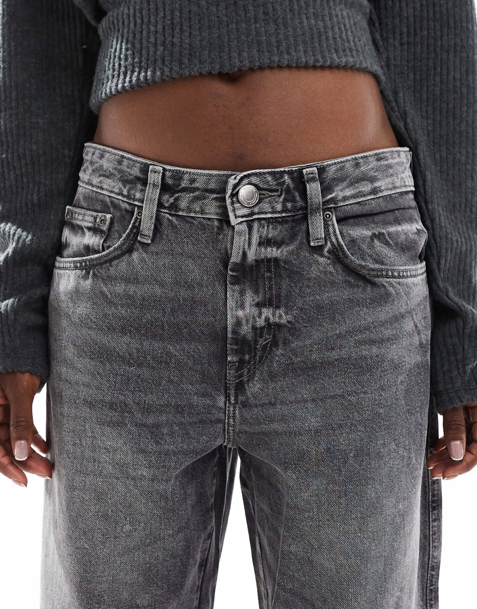 Pull&Bear mid rise barrel leg jean in washed grey - ASOS Sample Sale