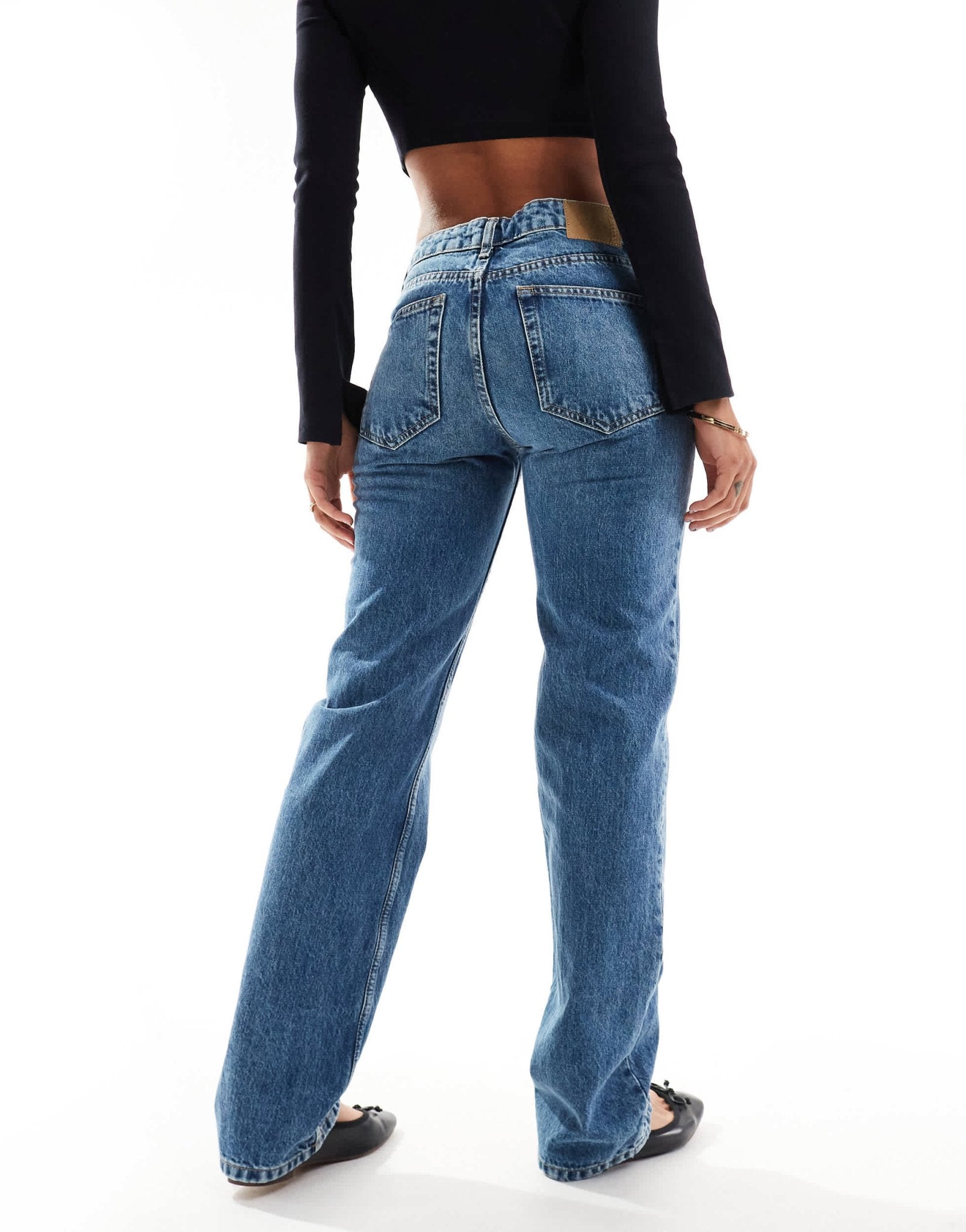 Pull&Bear mid rise straight leg jean in dark blue - ASOS Sample Sale
