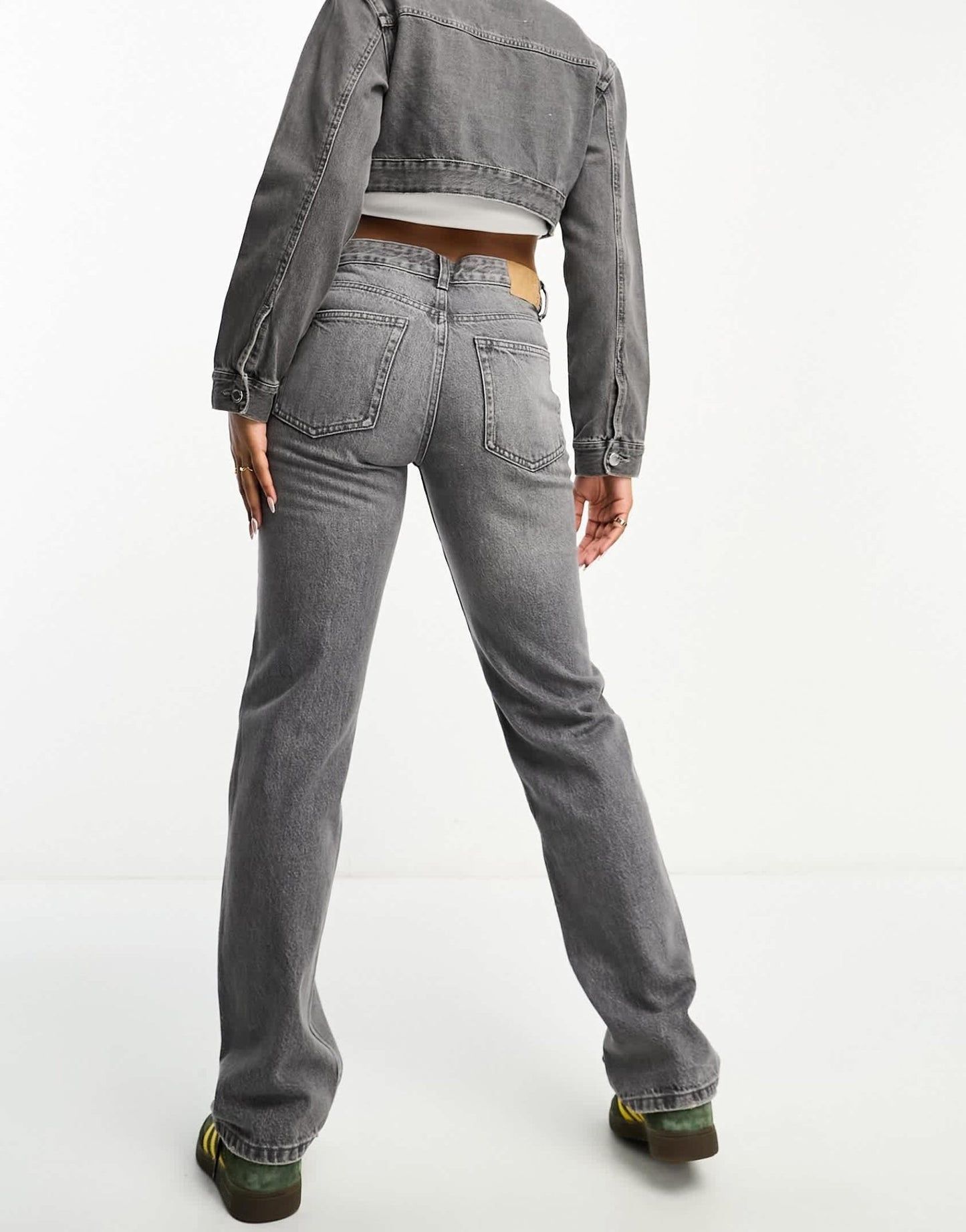 Pull&Bear mid rise straight leg jean in grey - ASOS Sample Sale