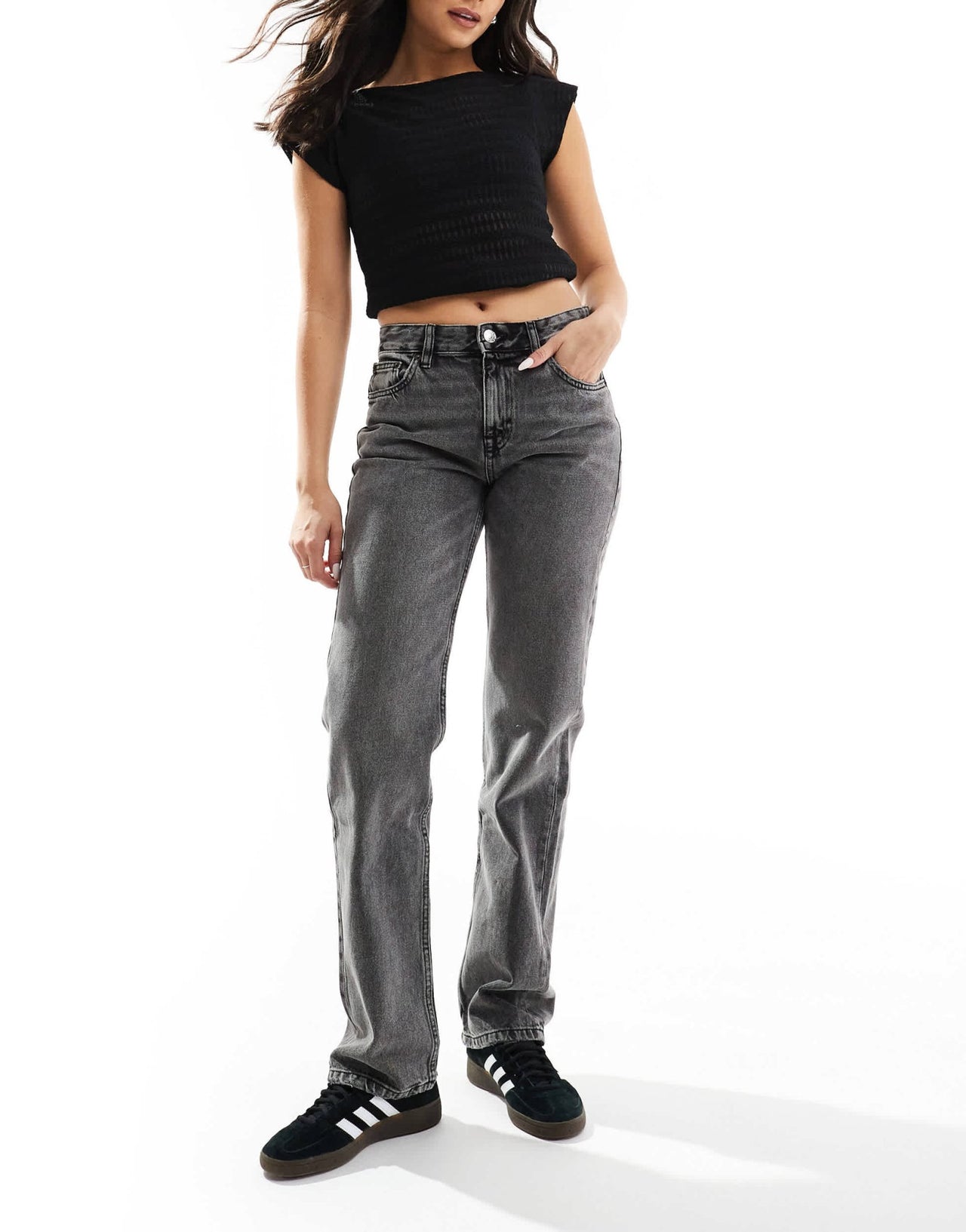 Pull&Bear mid rise straight leg jean in washed black - ASOS Sample Sale