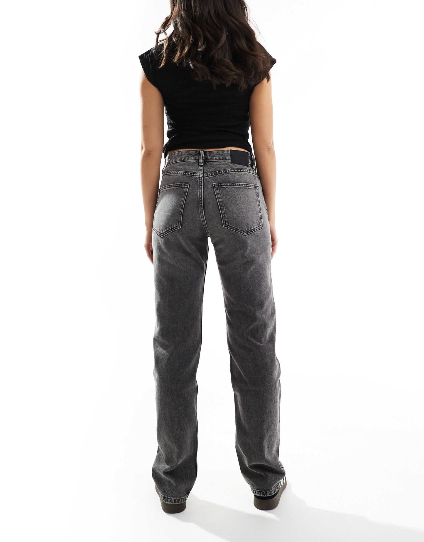 Pull&Bear mid rise straight leg jean in washed black - ASOS Sample Sale