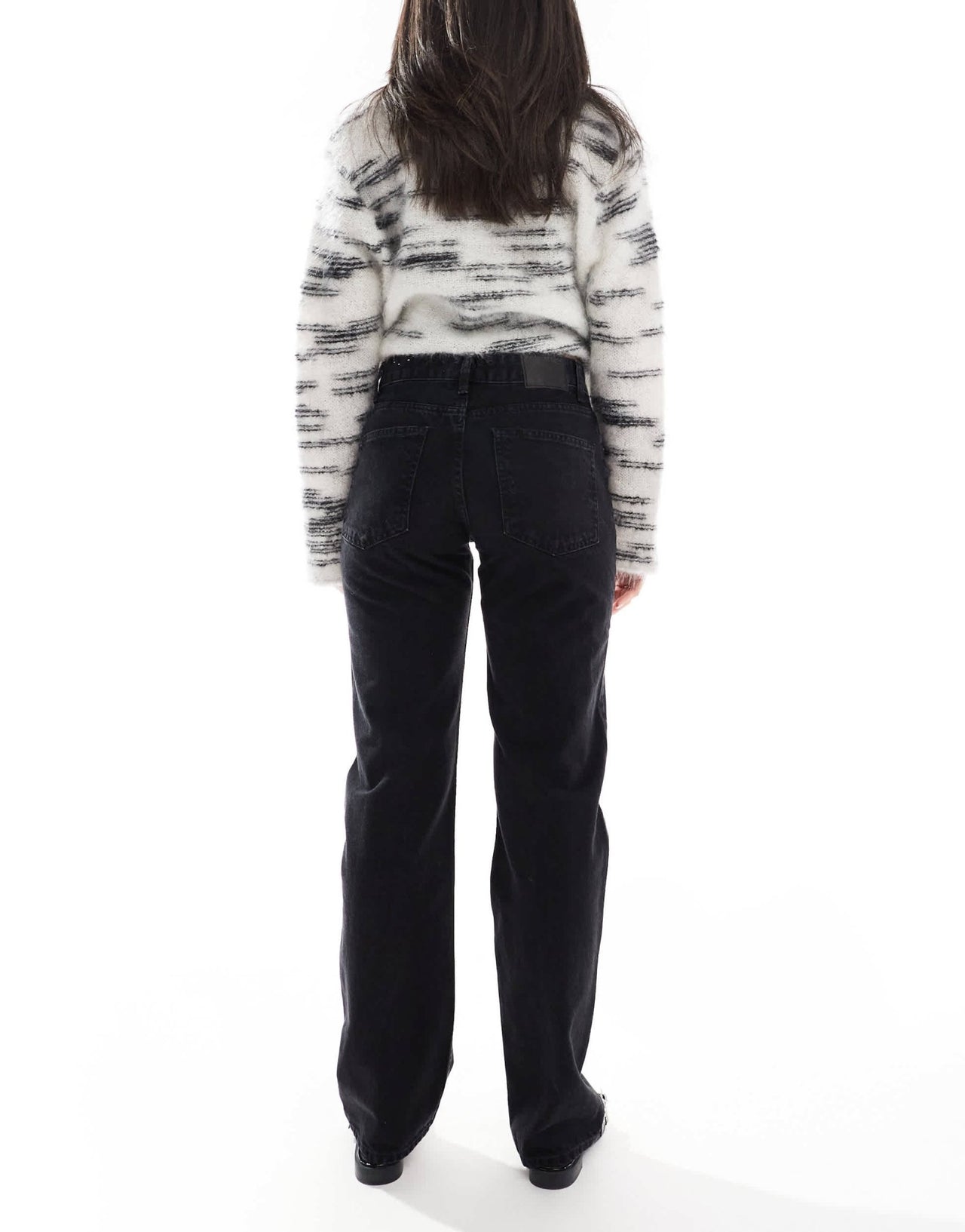 Pull&Bear mid waist straight leg jeans in black - ASOS Sample Sale