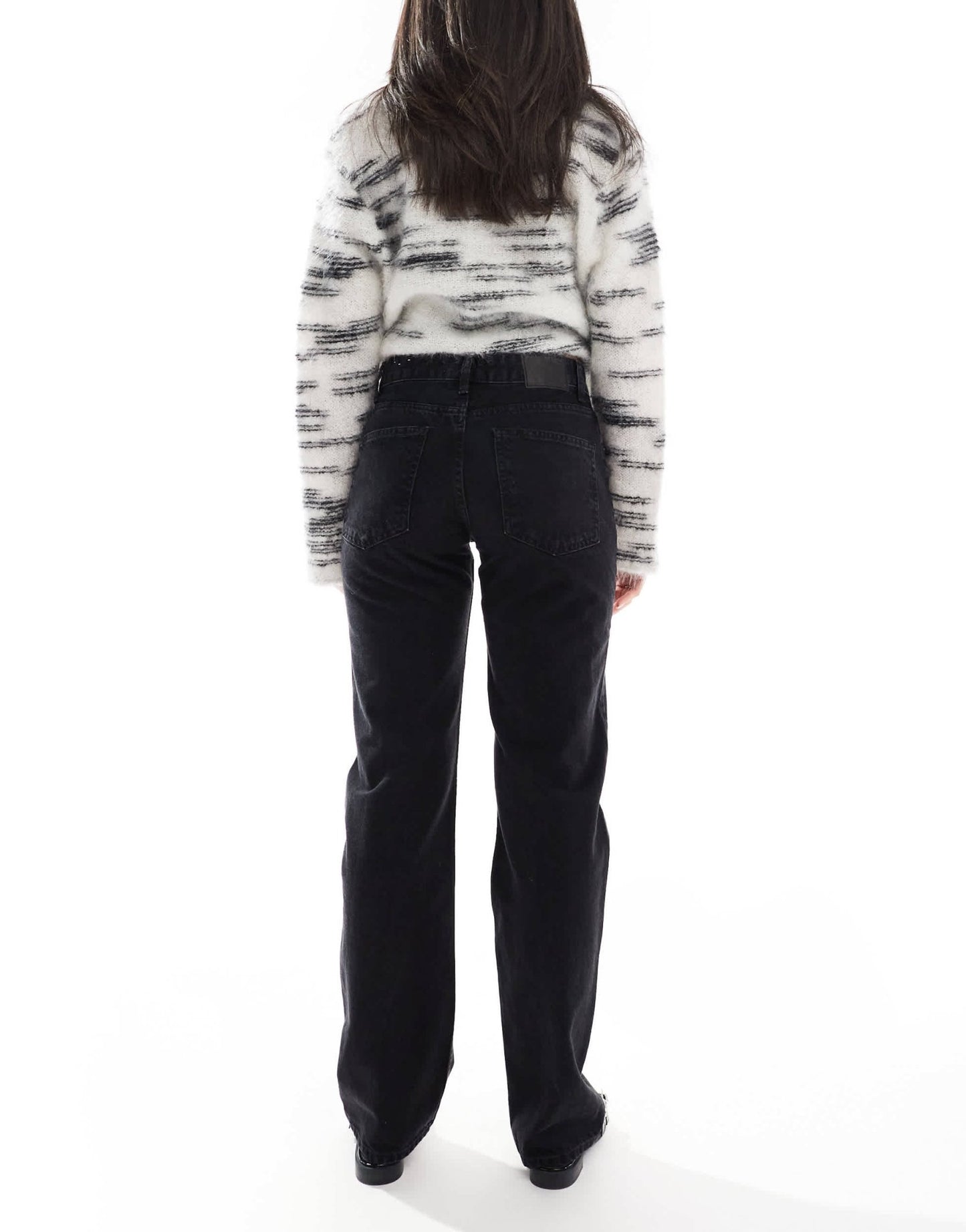 Pull&Bear mid waist straight leg jeans in black - ASOS Sample Sale