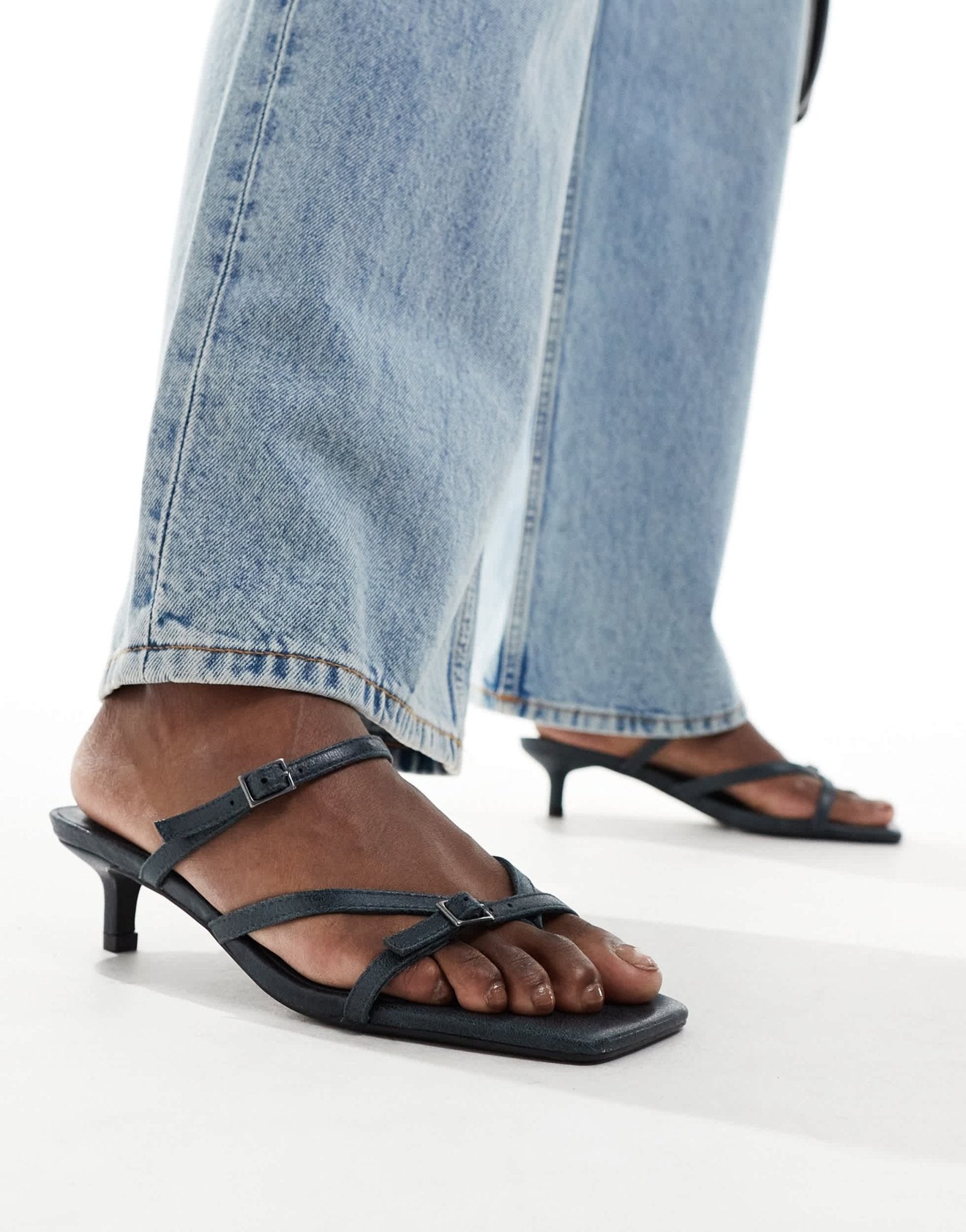 Pull&Bear open toe sandal in black - ASOS Sample Sale