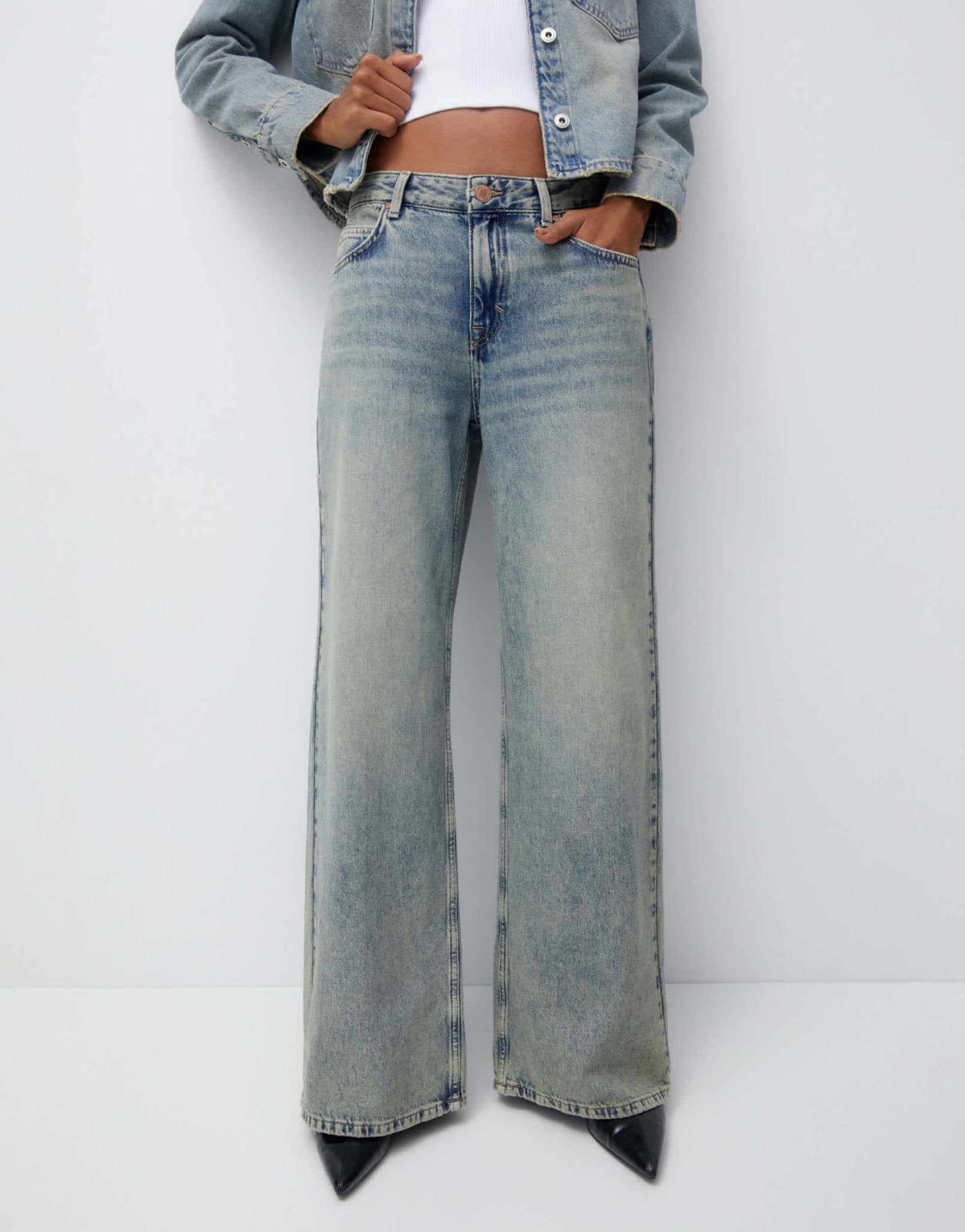 Pull&Bear oversized baggy low waist jean in washed blue - ASOS Sample Sale