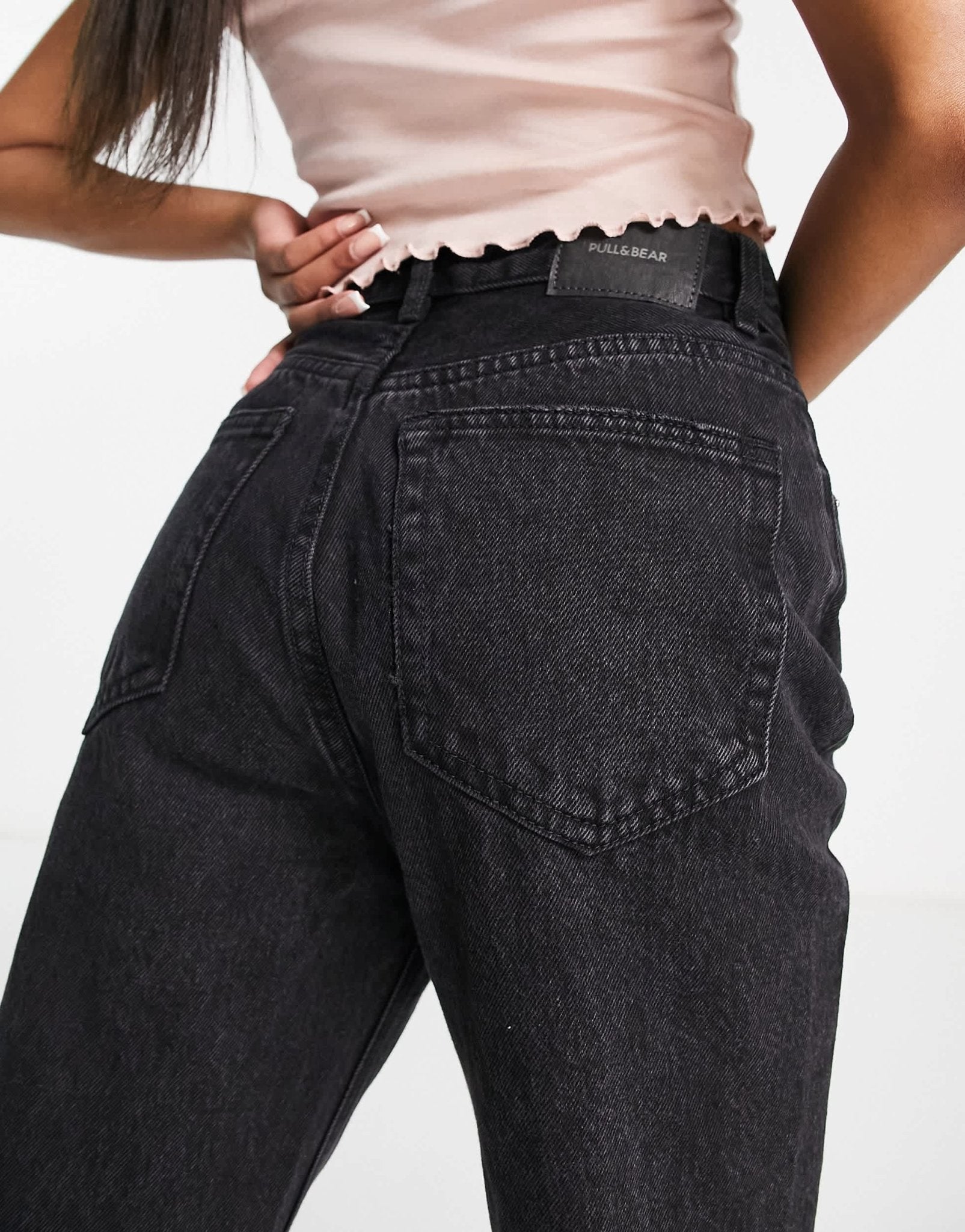 Pull&Bear Petite basic mom jean in black - ASOS Sample Sale