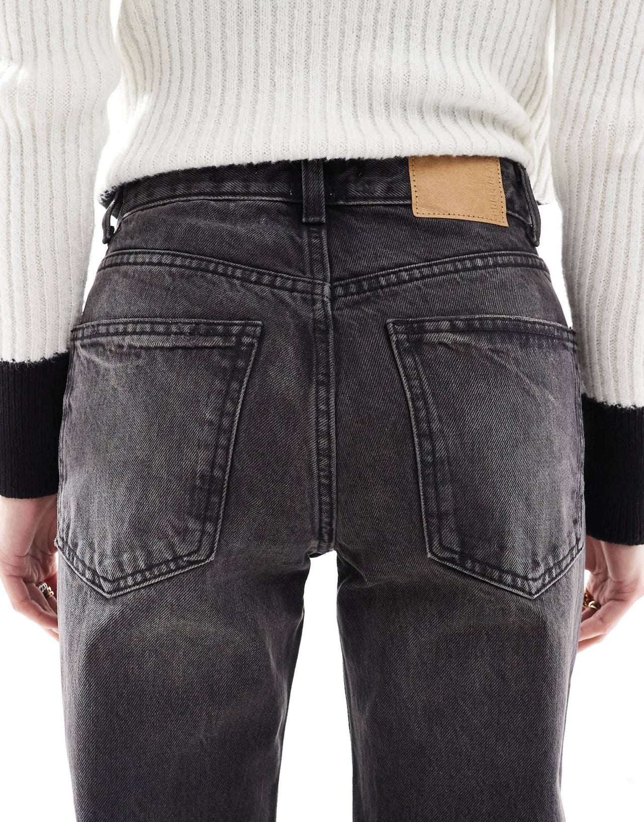 Pull&Bear Petite mid rise straight leg jeans in black - ASOS Sample Sale