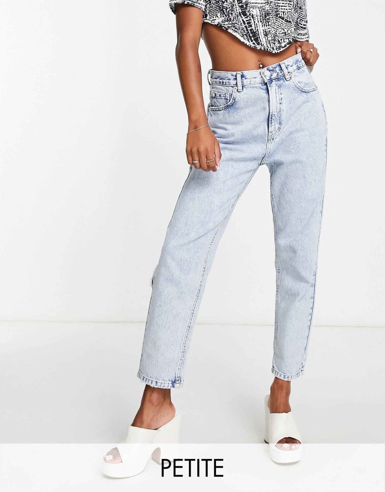 Pull&bear Petite mom jean in light bleach blue - ASOS Sample Sale