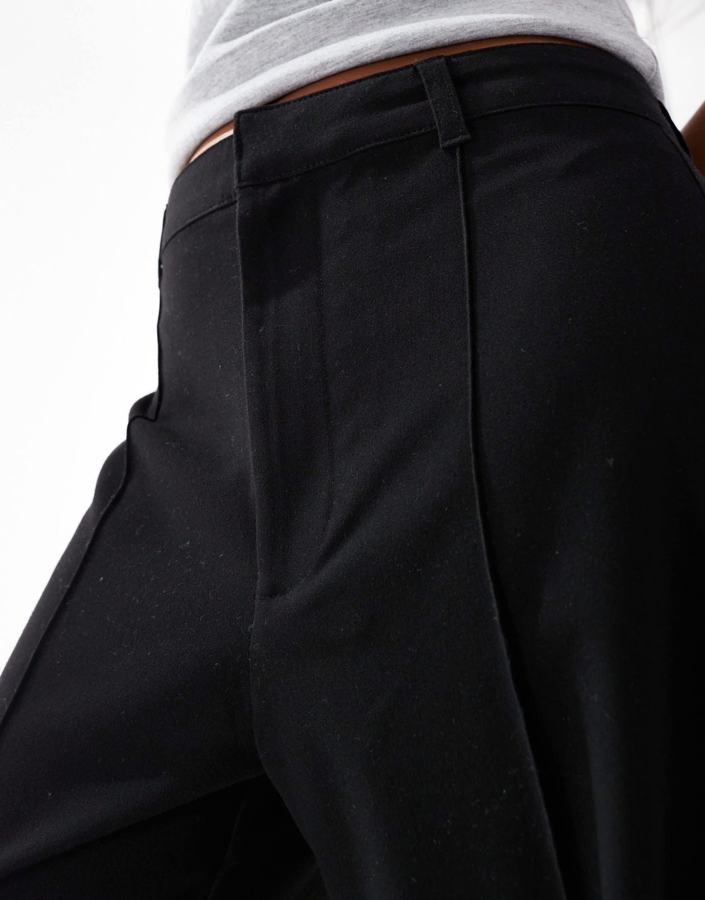 Pull&Bear Petite straight leg tailored trousers with front seam in black - ASOS Sample Sale