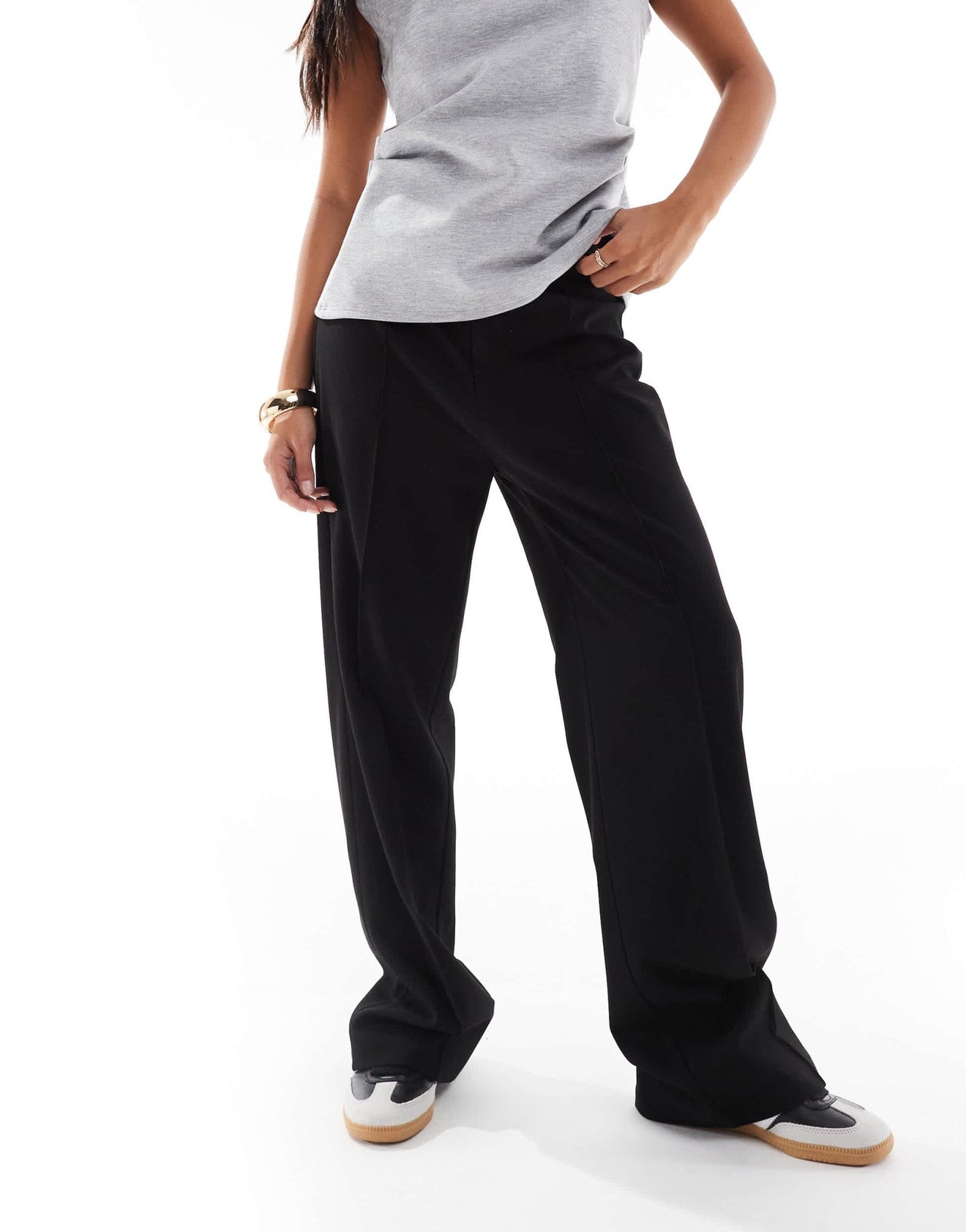 Pull&Bear Petite straight leg tailored trousers with front seam in black - ASOS Sample Sale