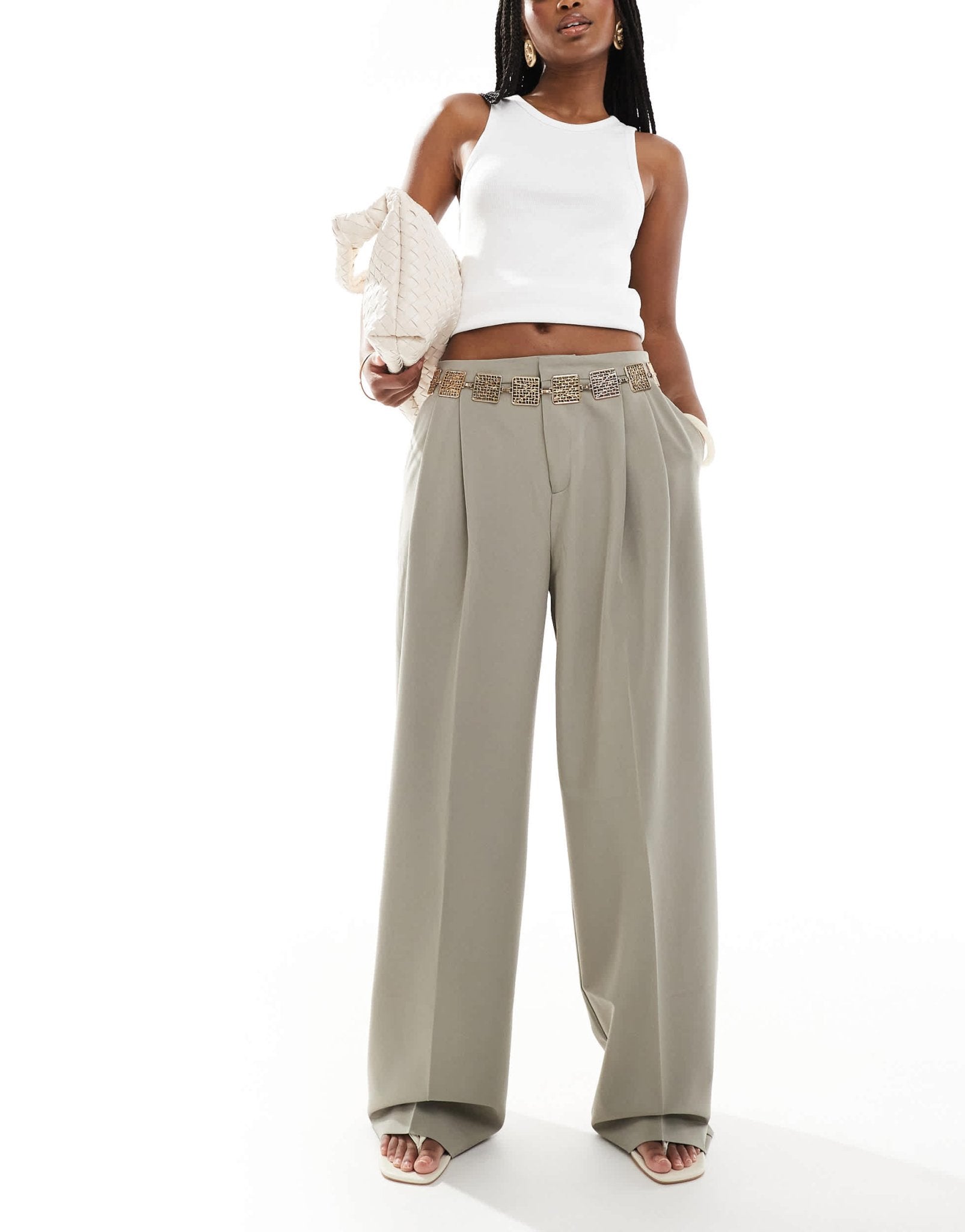 Pull&Bear pleated wide leg tailored trouser in sand - ASOS Sample Sale