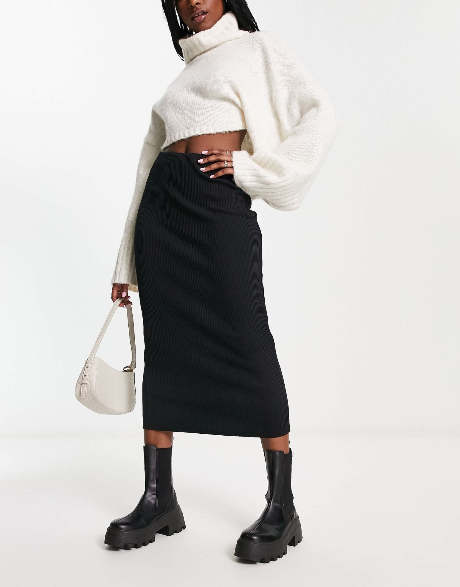 Pull&Bear ribbed midaxi skirt in black - ASOS Sample Sale