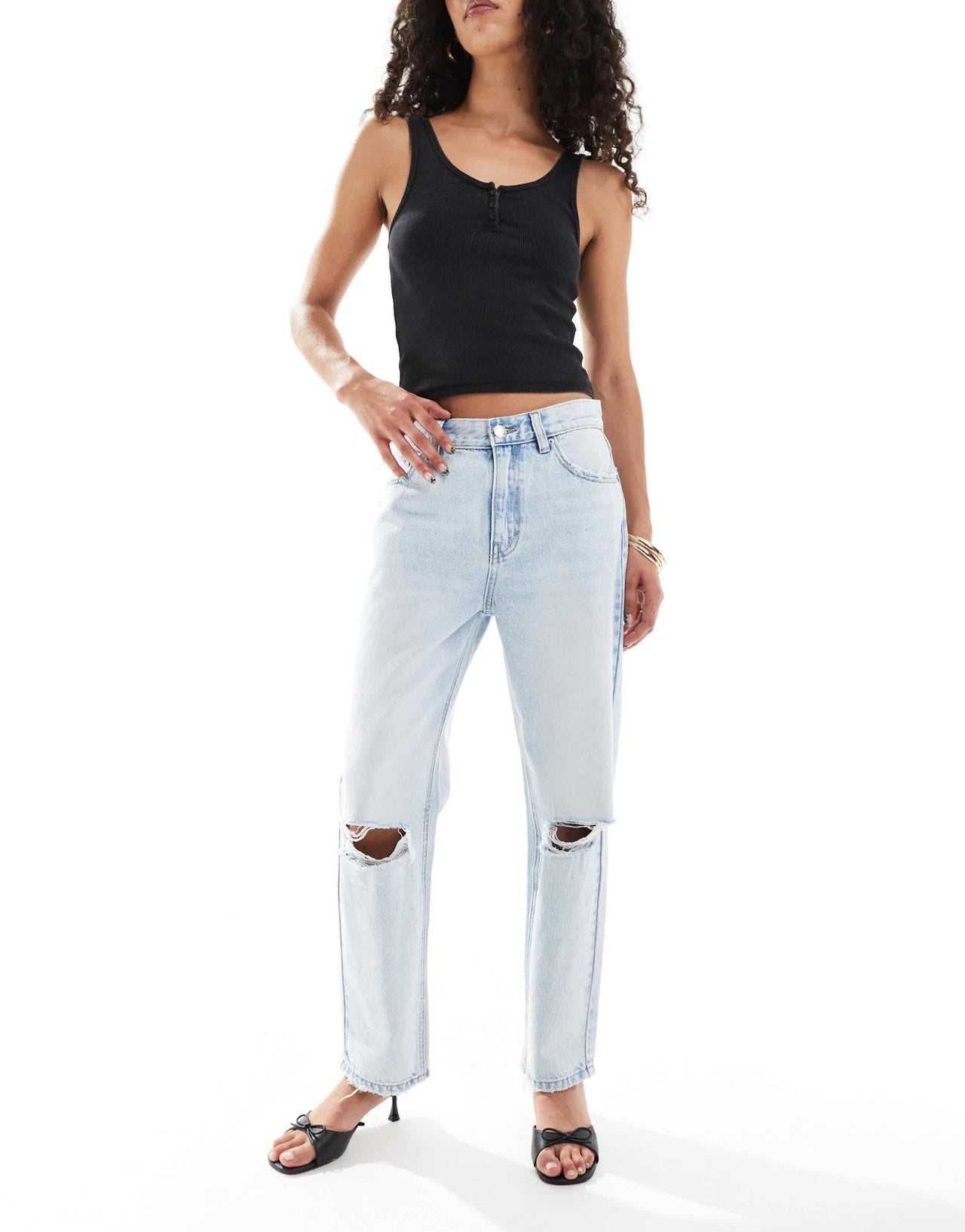 Pull&Bear ripped barrel jean in washed blue - ASOS Sample Sale