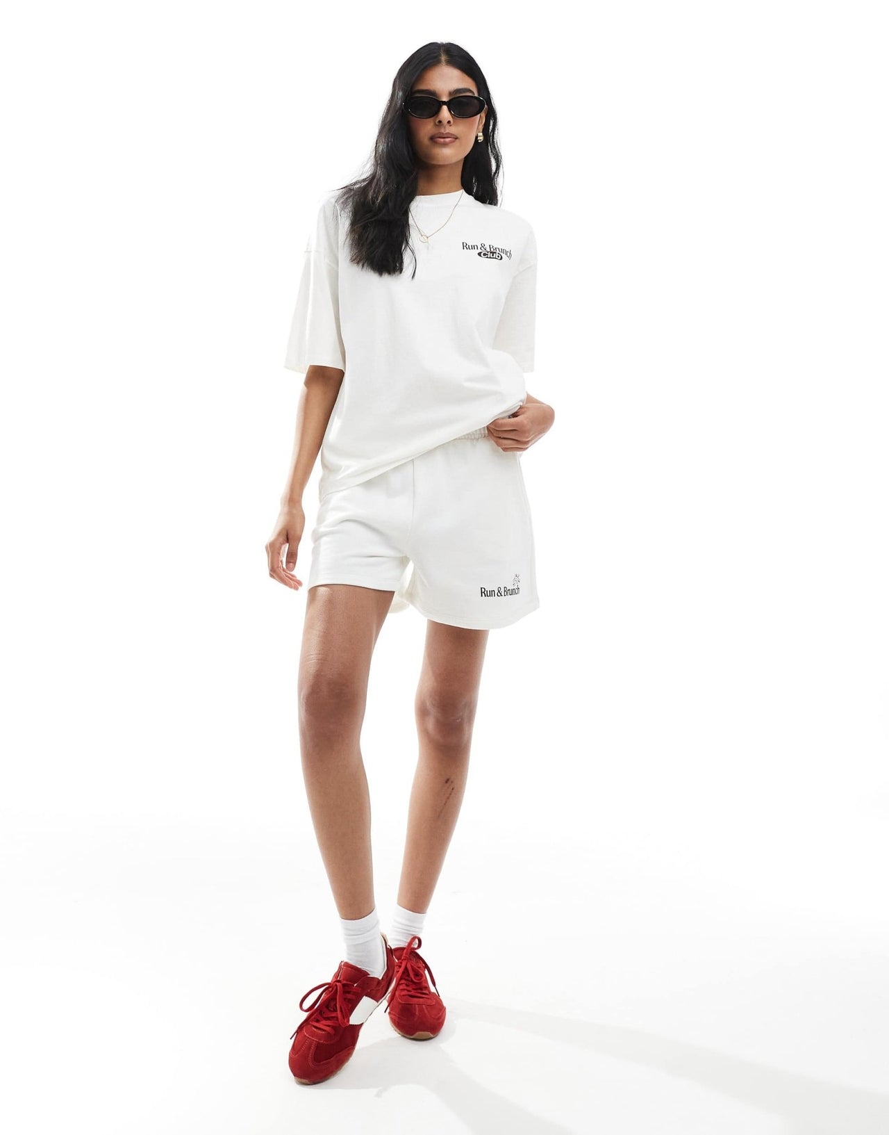 Pull&Bear 'Running Club' graphic jersey short in white - ASOS Sample Sale