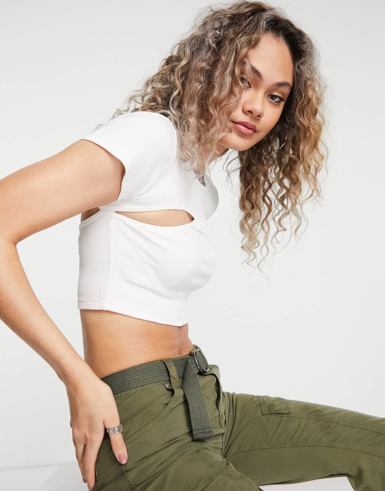 Pull&Bear short sleeve cut out cropped top in white - ASOS Sample Sale