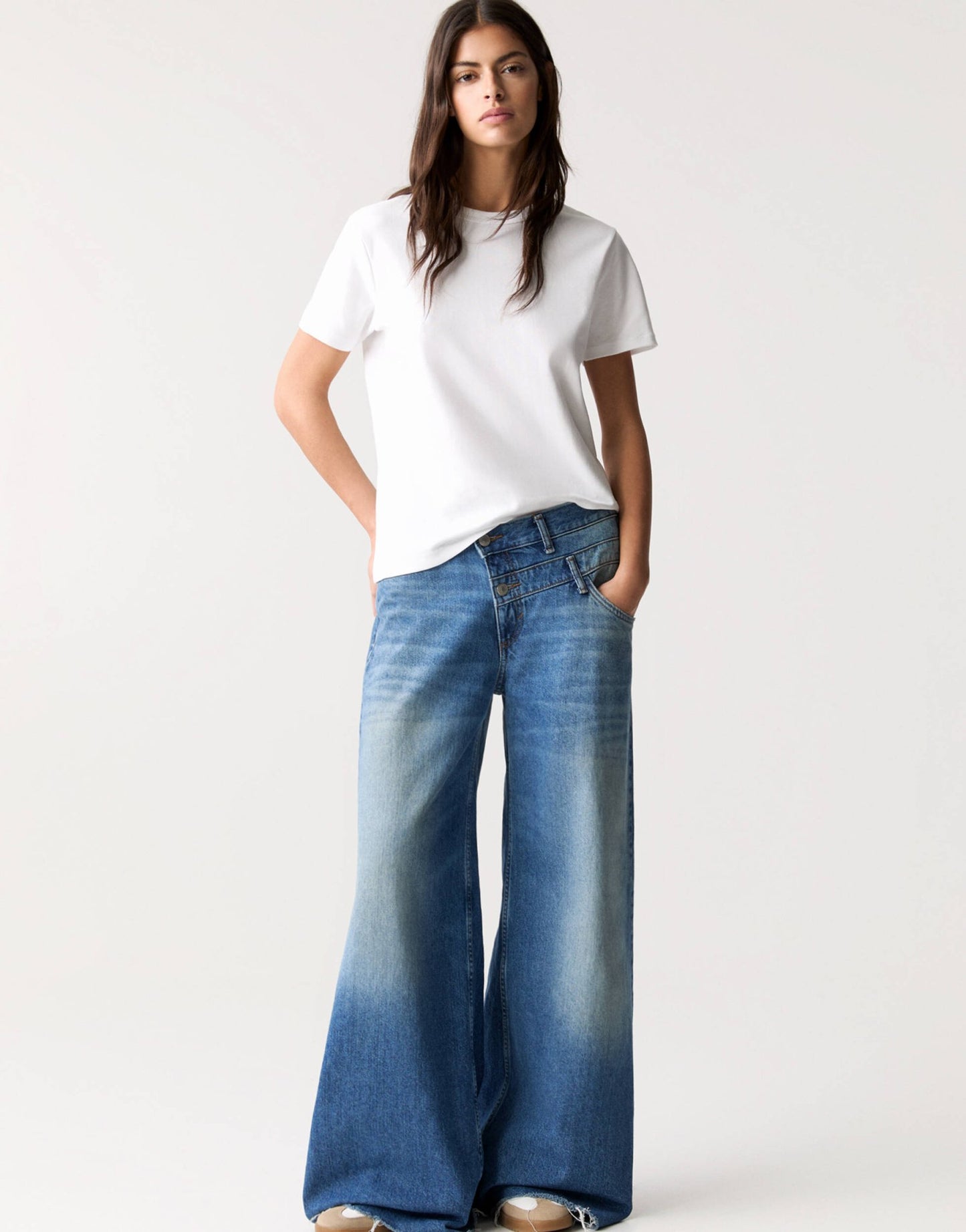 Pull&Bear short sleeve regular cotton t-shirt in white - ASOS Sample Sale