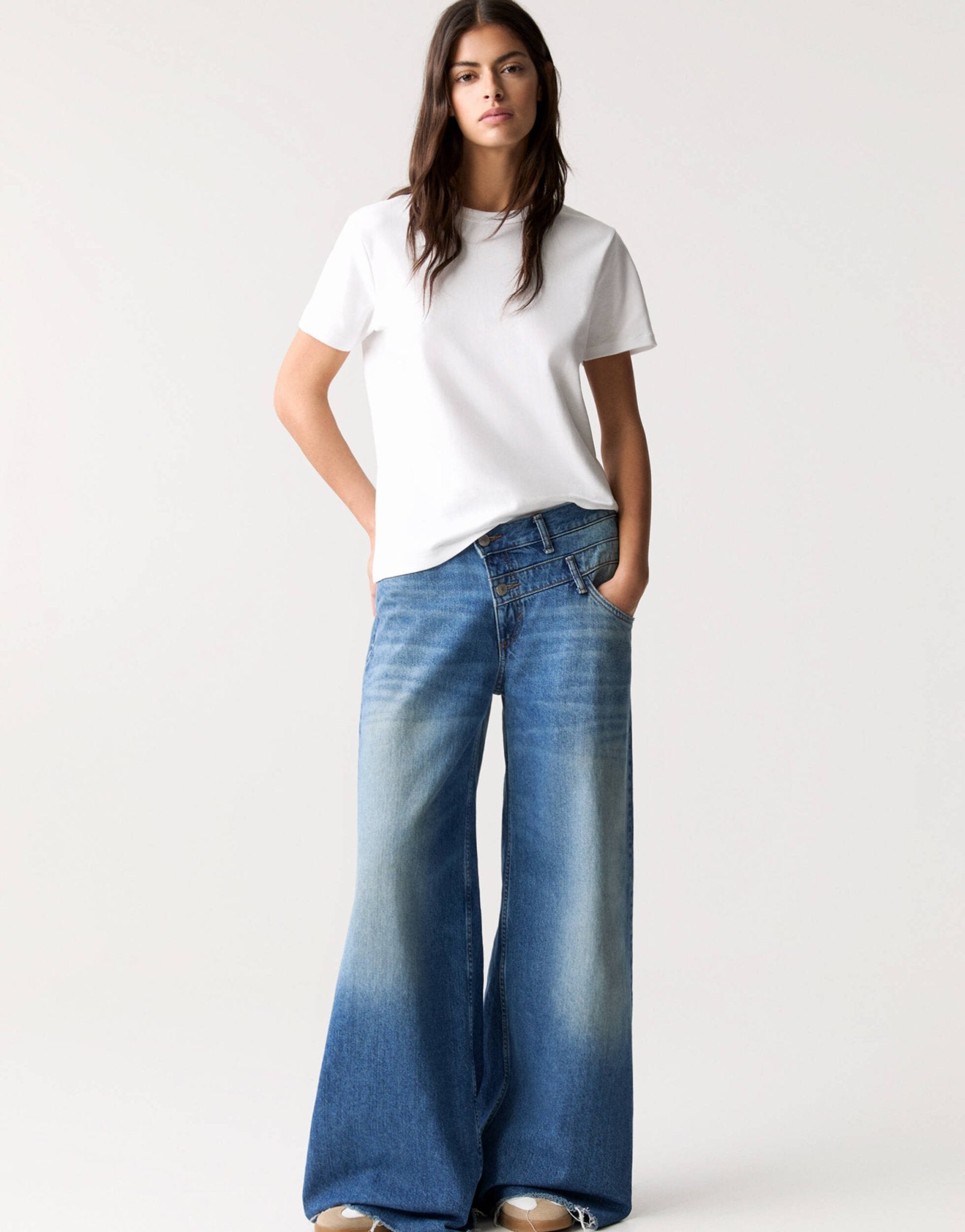 Pull&Bear short sleeve regular cotton t-shirt in white - ASOS Sample Sale