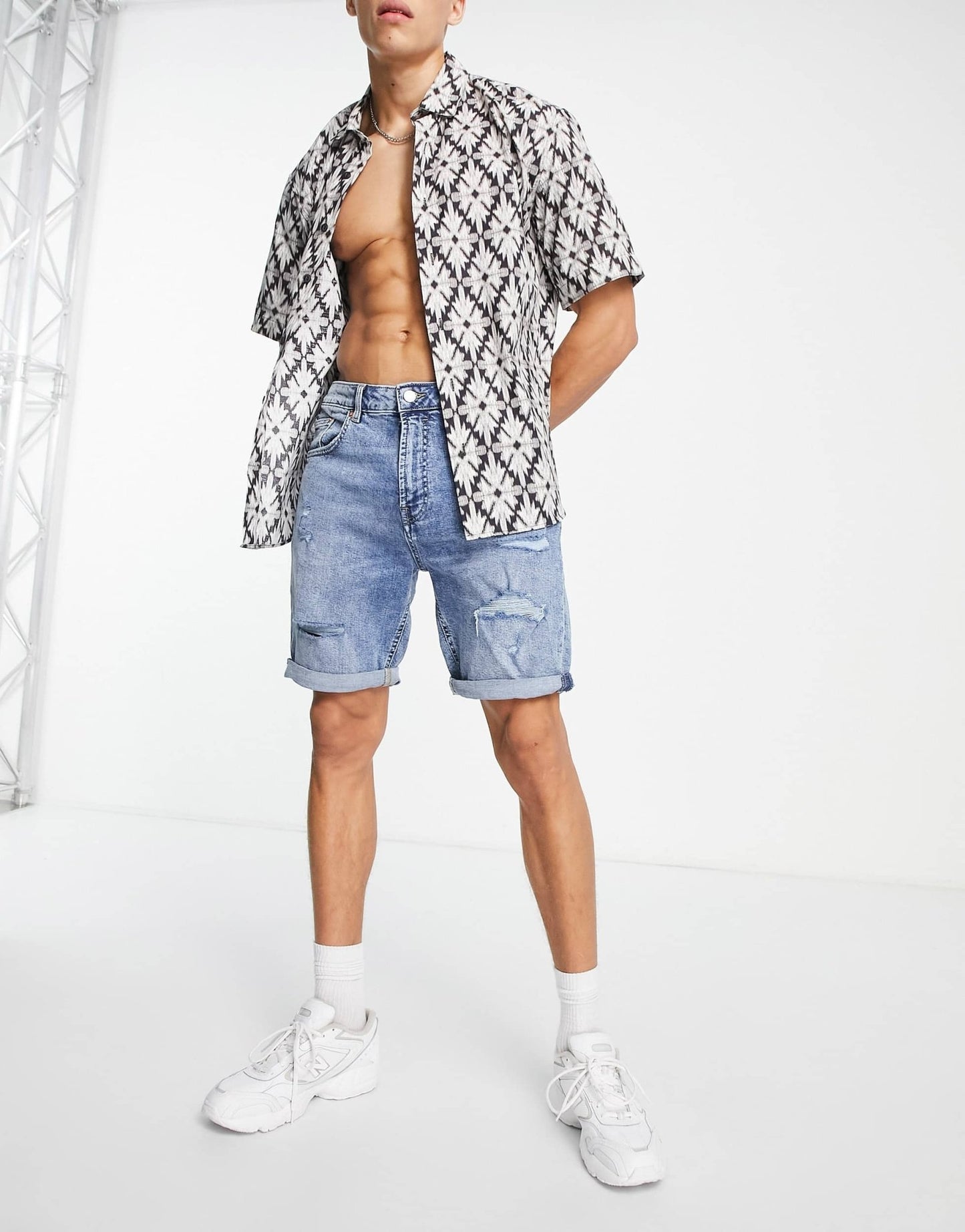 Pull&Bear slim denim shorts with rips in blue - ASOS Sample Sale