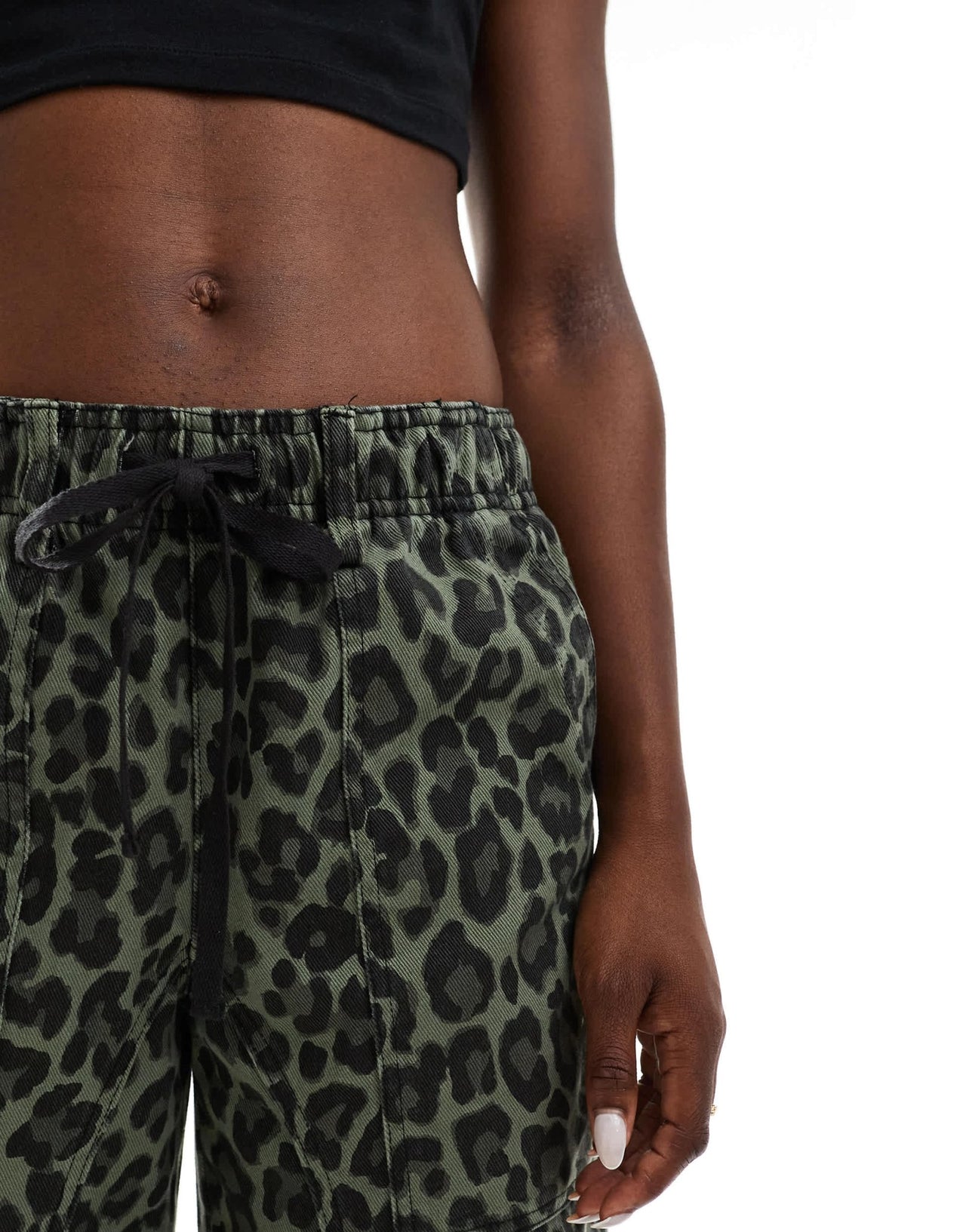 Pull&Bear slouchy wide leg jean in khaki leopard print - ASOS Sample Sale