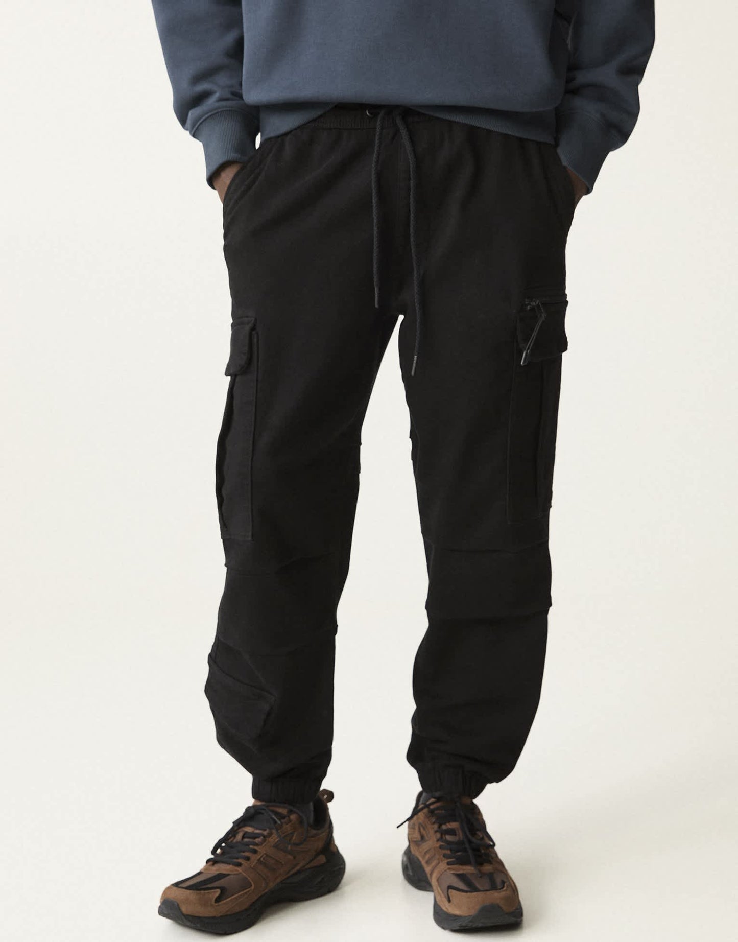 Pull&Bear soft cargo joggers in black - ASOS Sample Sale
