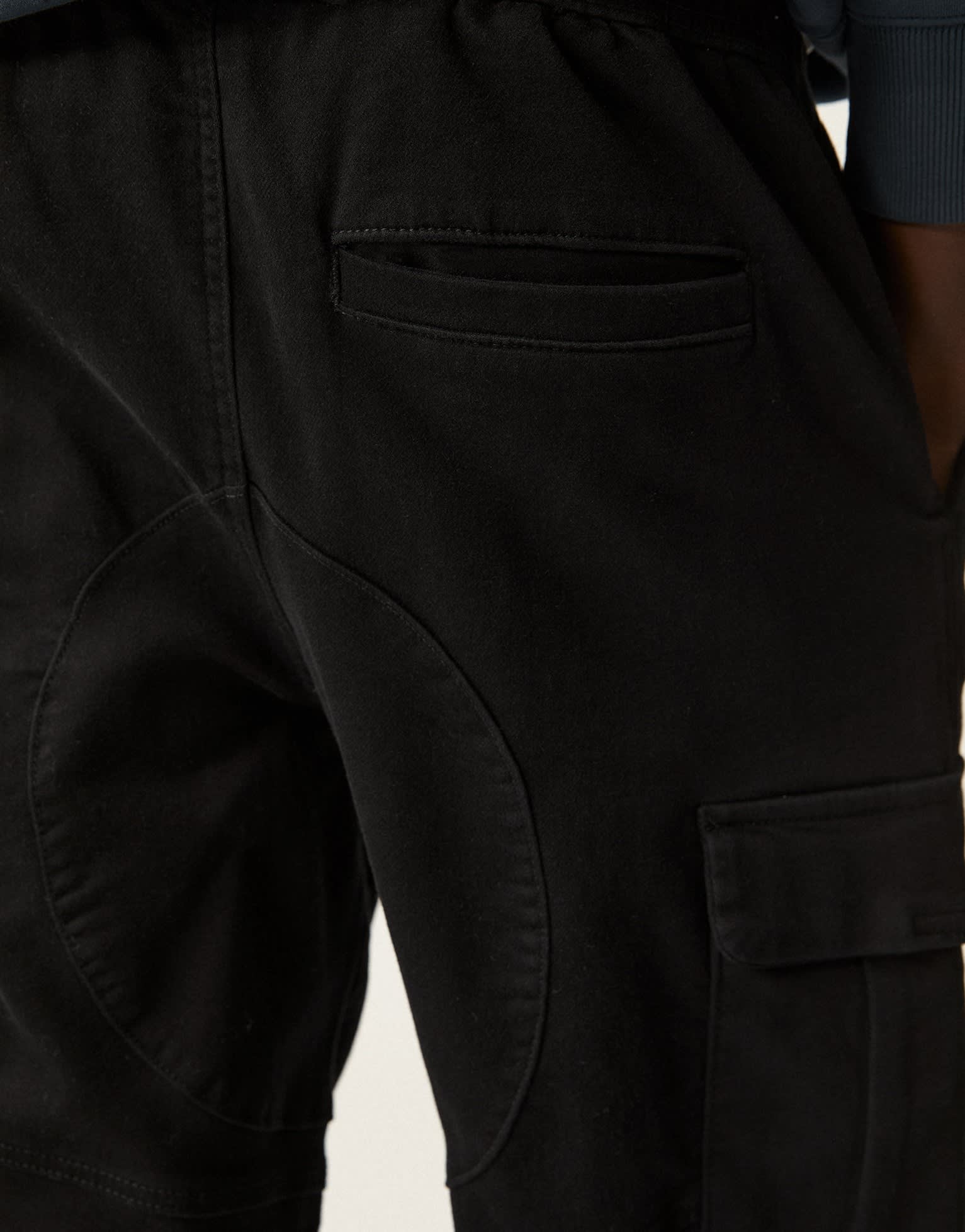 Pull&Bear soft cargo joggers in black - ASOS Sample Sale