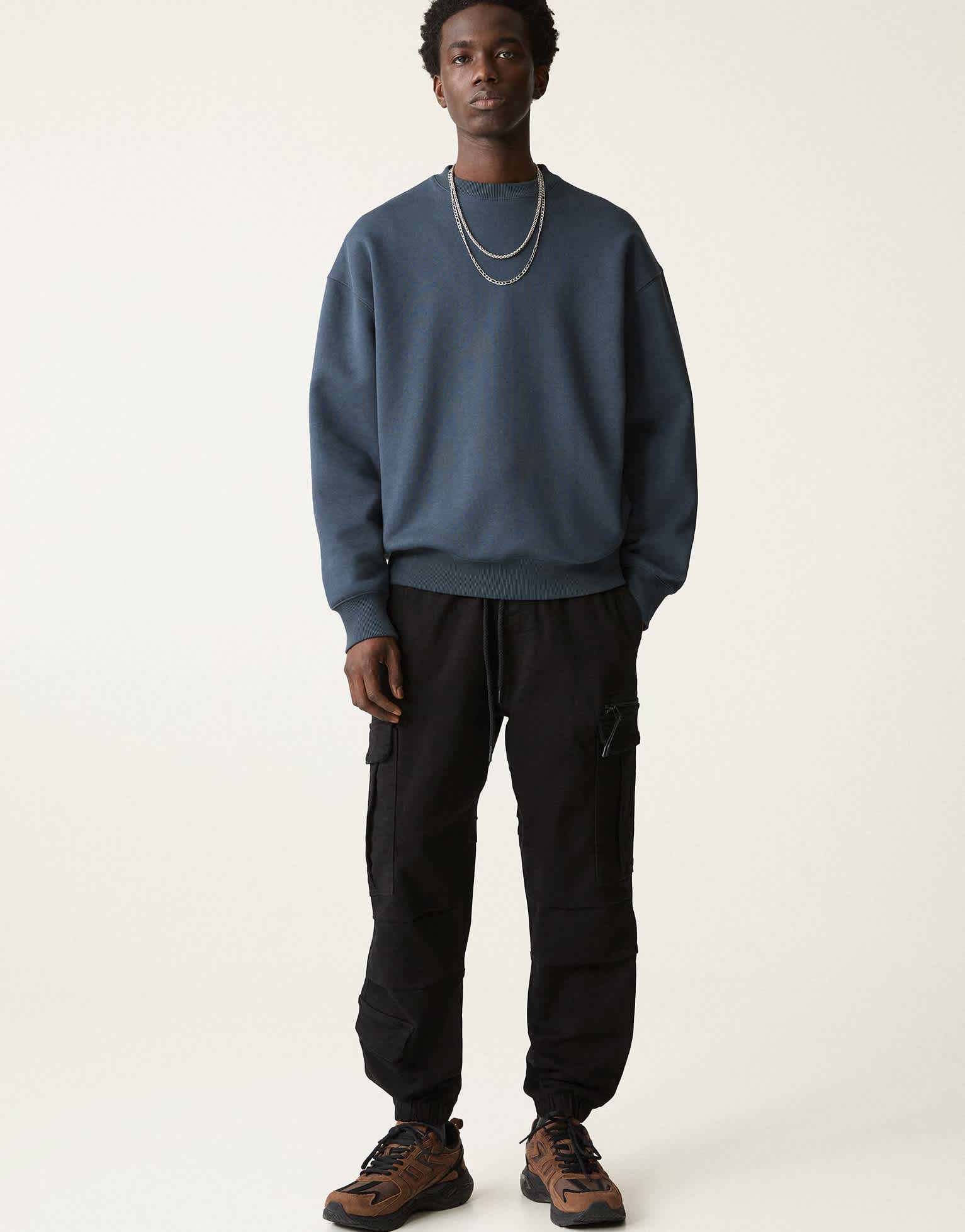 Pull&Bear soft cargo joggers in black - ASOS Sample Sale