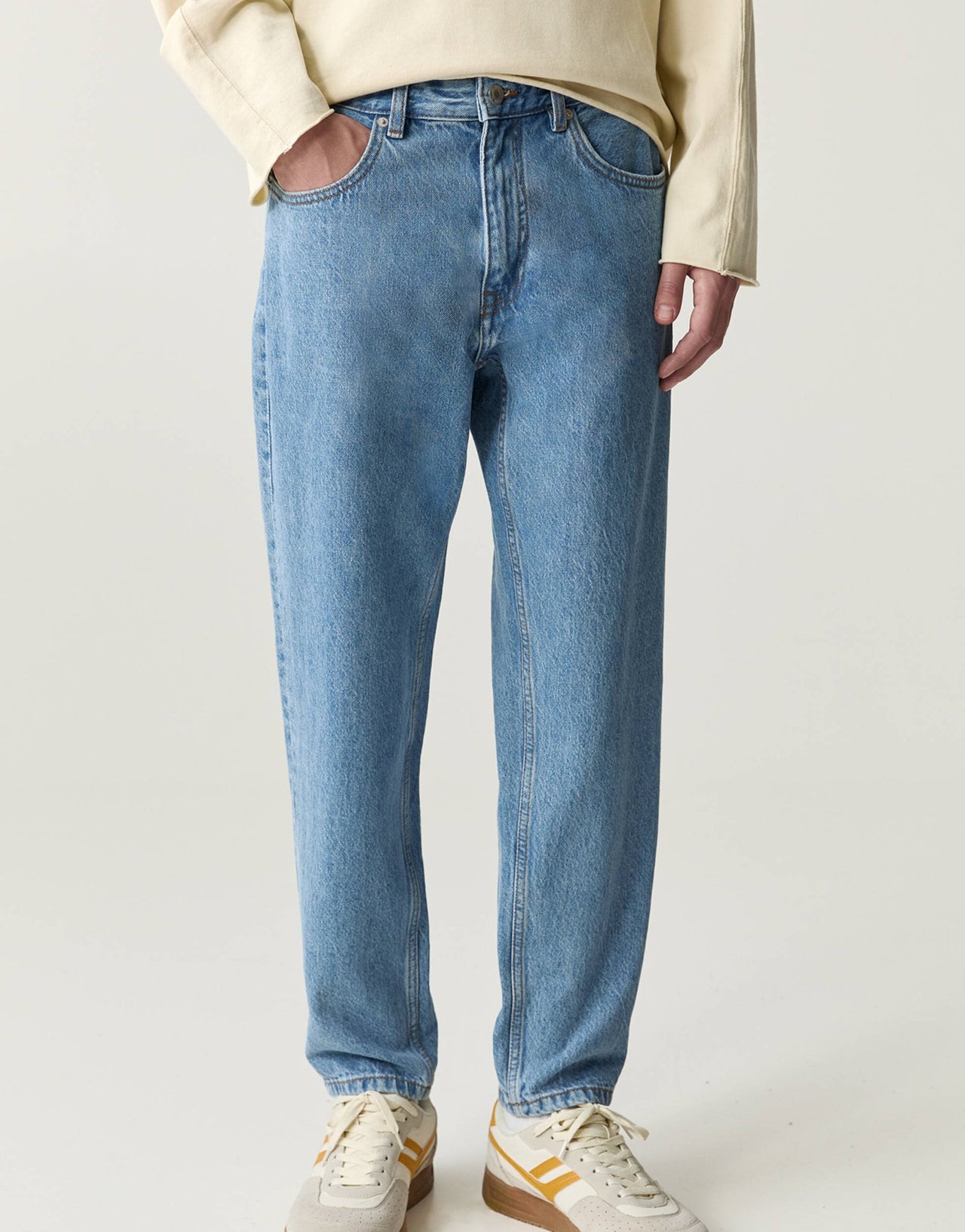 Pull&Bear standard fit denim jeans in blue - ASOS Sample Sale