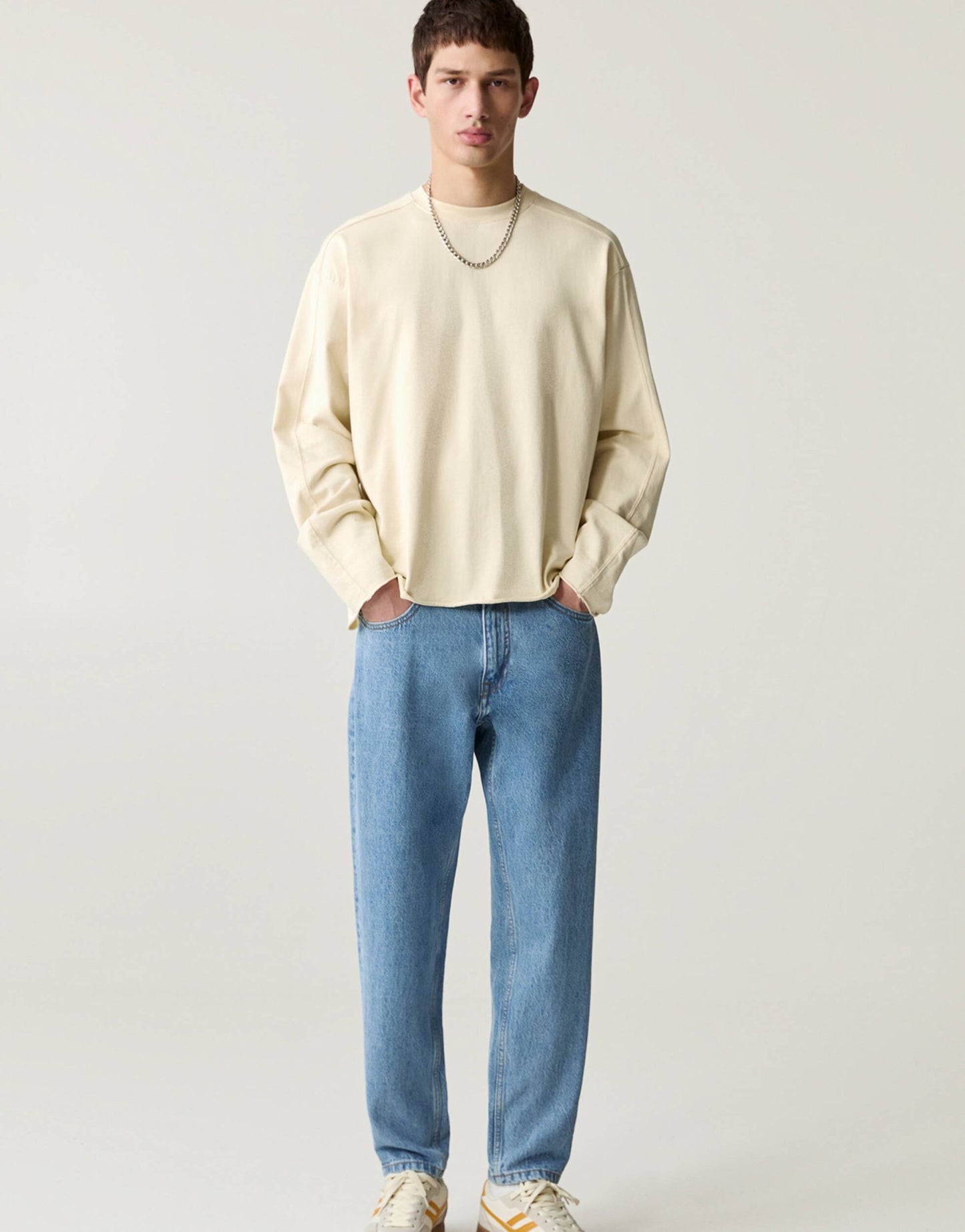 Pull&Bear standard fit denim jeans in blue - ASOS Sample Sale