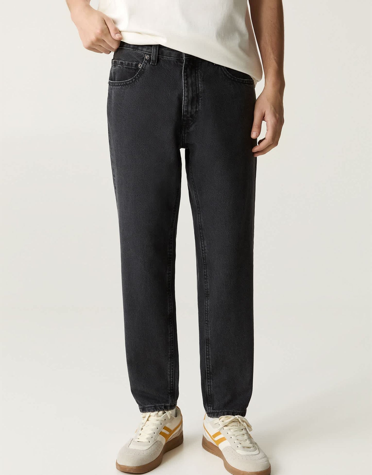 Pull&Bear standard fit jeans in black - ASOS Sample Sale