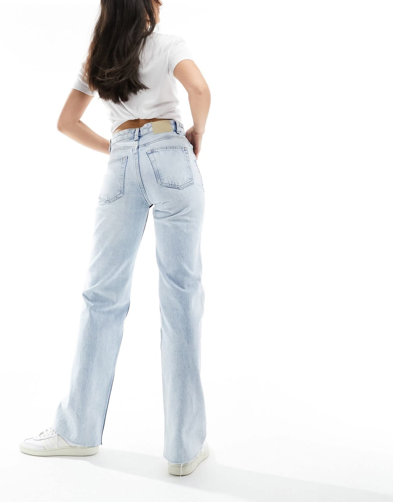 Pull&Bear straight leg high rise jean in light blue - ASOS Sample Sale