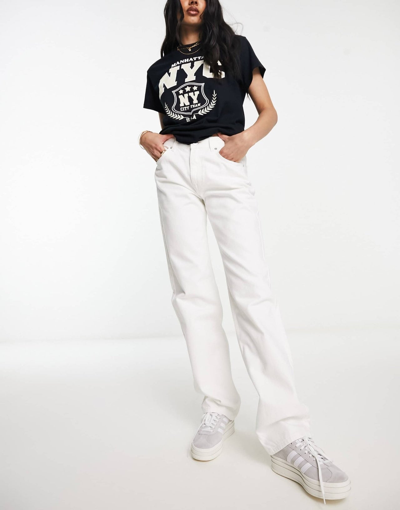 Pull&Bear straight leg jean in white - ASOS Sample Sale
