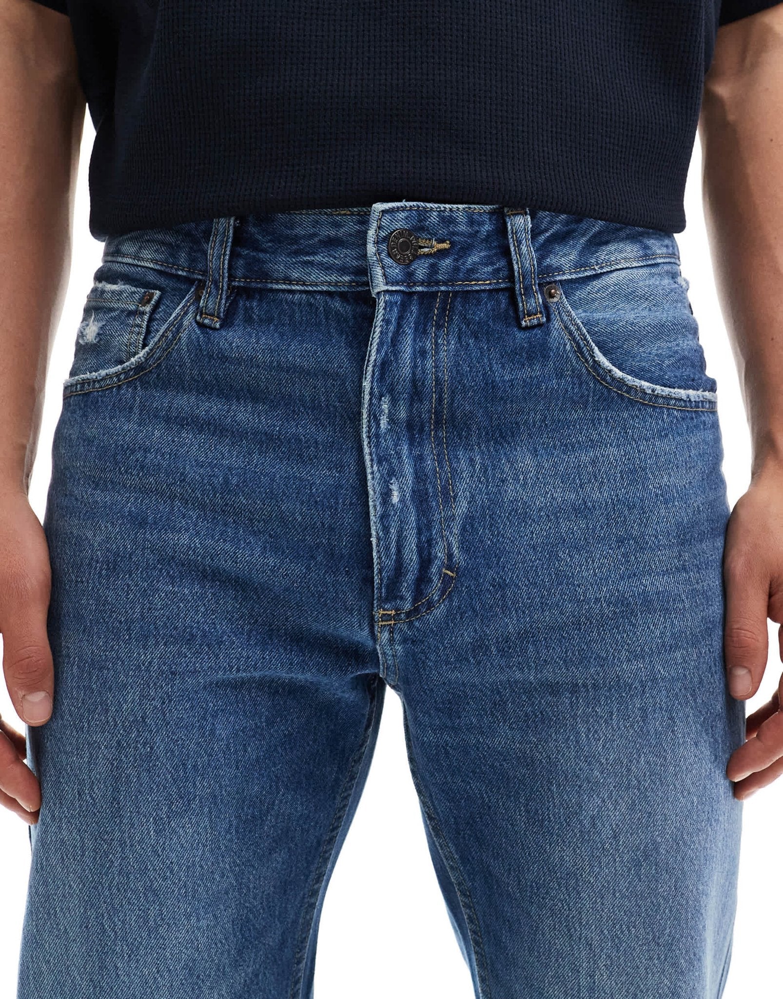 Pull&Bear straight vintage jeans in mid blue - ASOS Sample Sale
