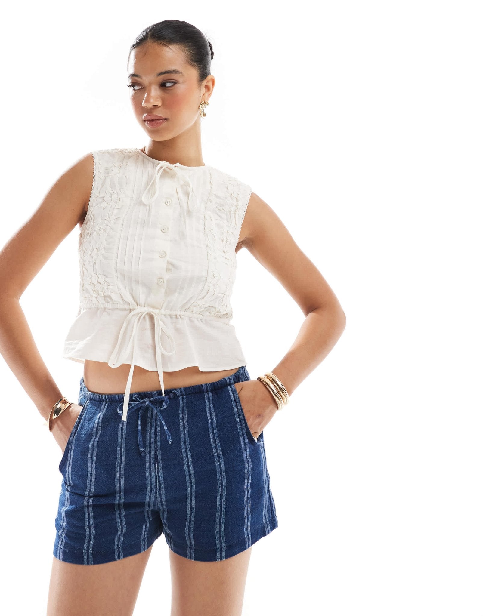 Pull&Bear striped short in navy blue - ASOS Sample Sale