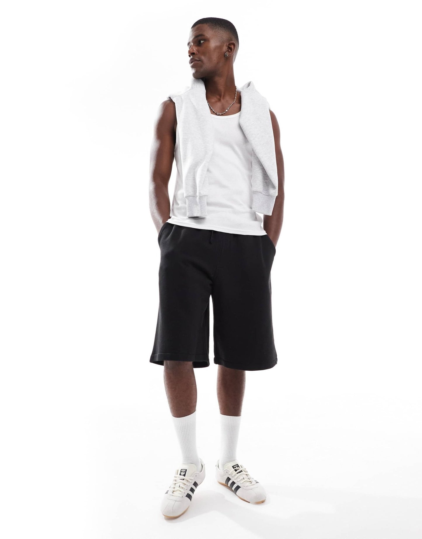 Pull&Bear STWD skater jersey short in black - ASOS Sample Sale