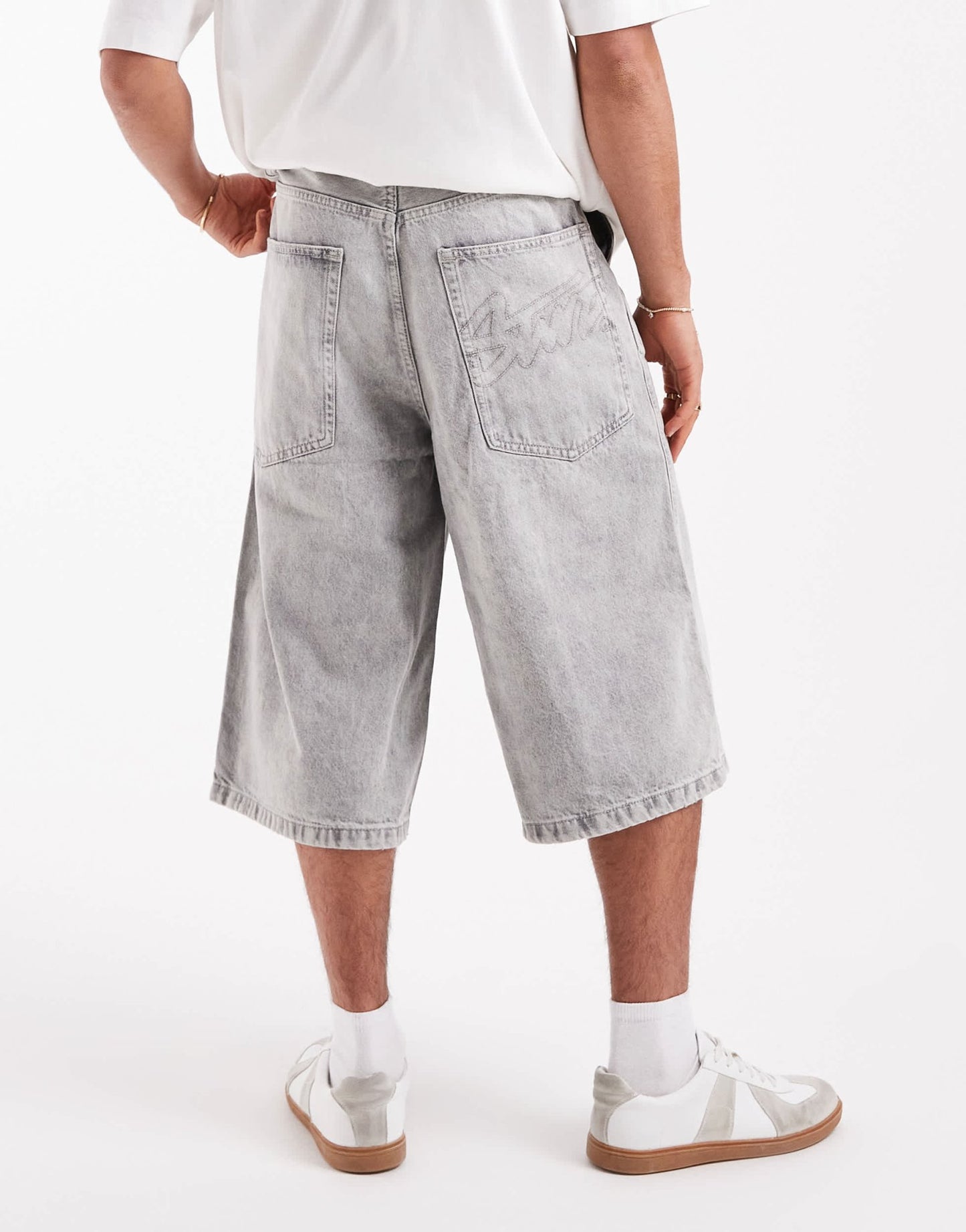 Pull&Bear super baggy denim short in grey - ASOS Sample Sale
