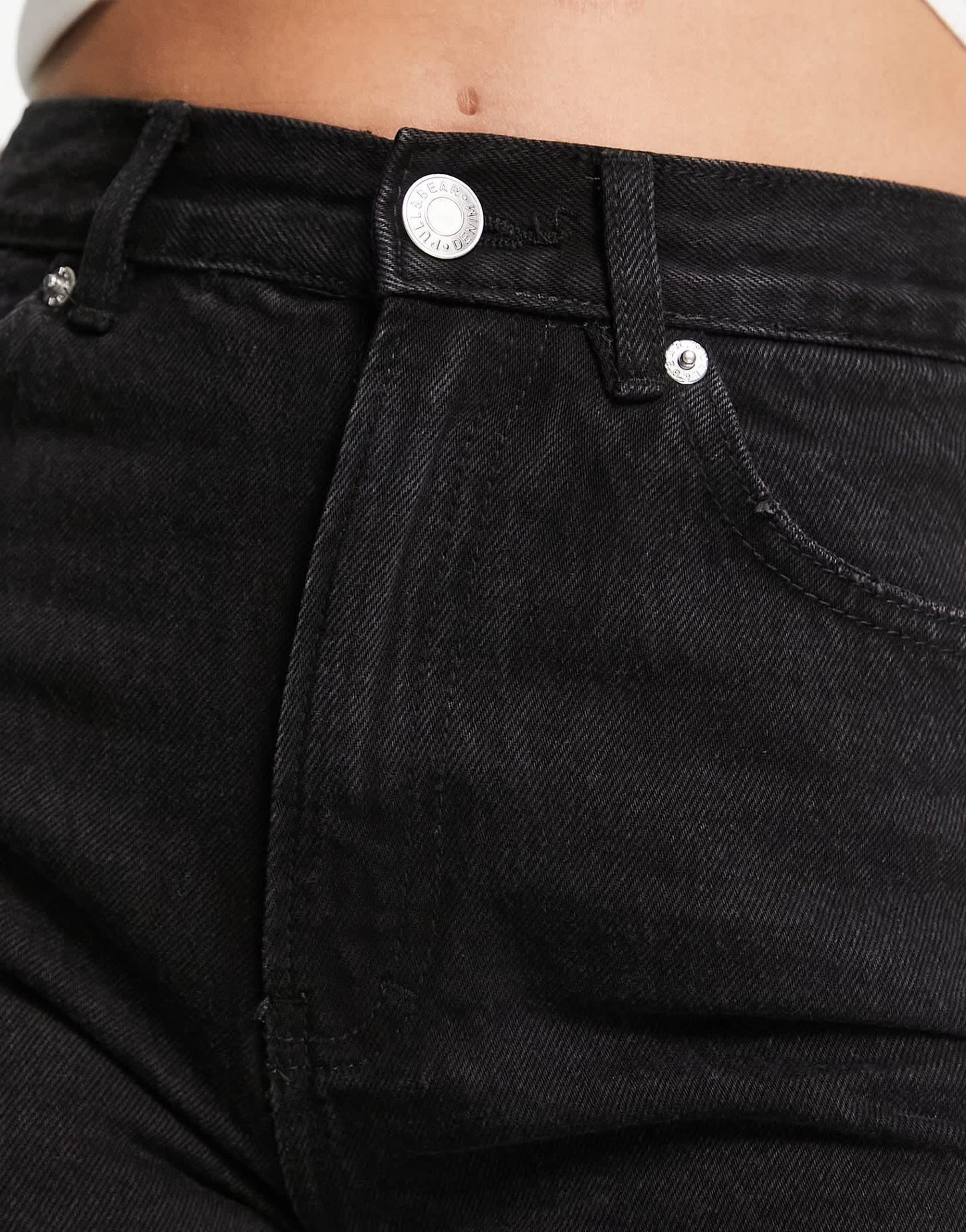 Pull&Bear Tall high waisted mom jean in black - ASOS Sample Sale
