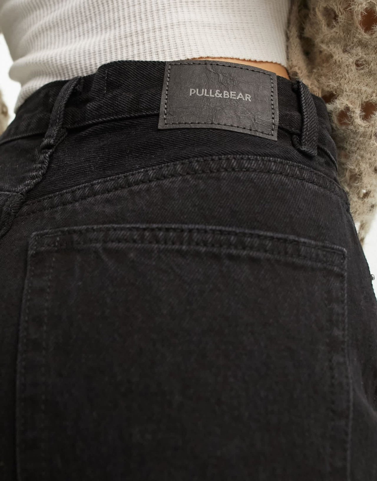 Pull&Bear Tall high waisted mom jean in black - ASOS Sample Sale