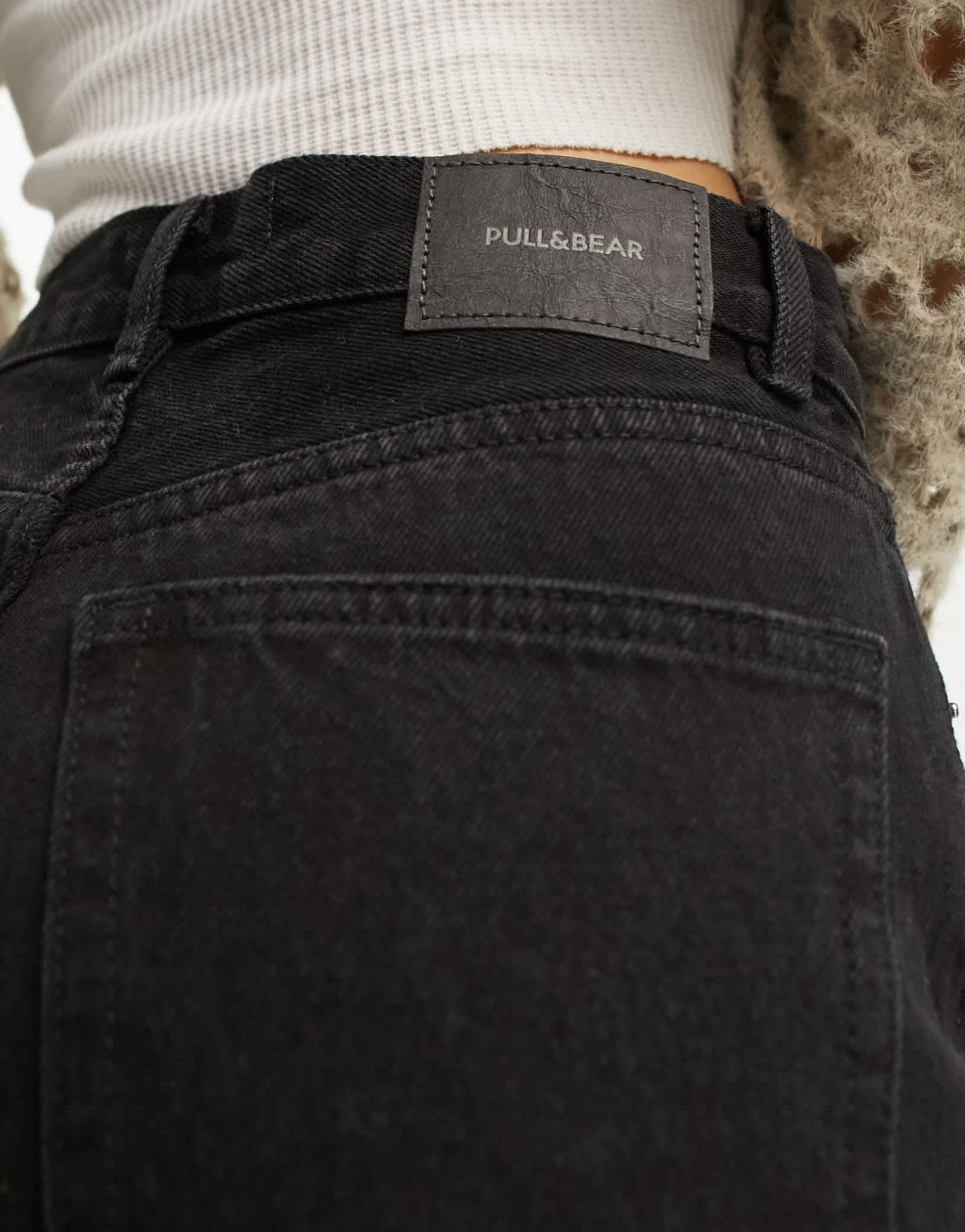Pull&Bear Tall high waisted mom jean in black - ASOS Sample Sale